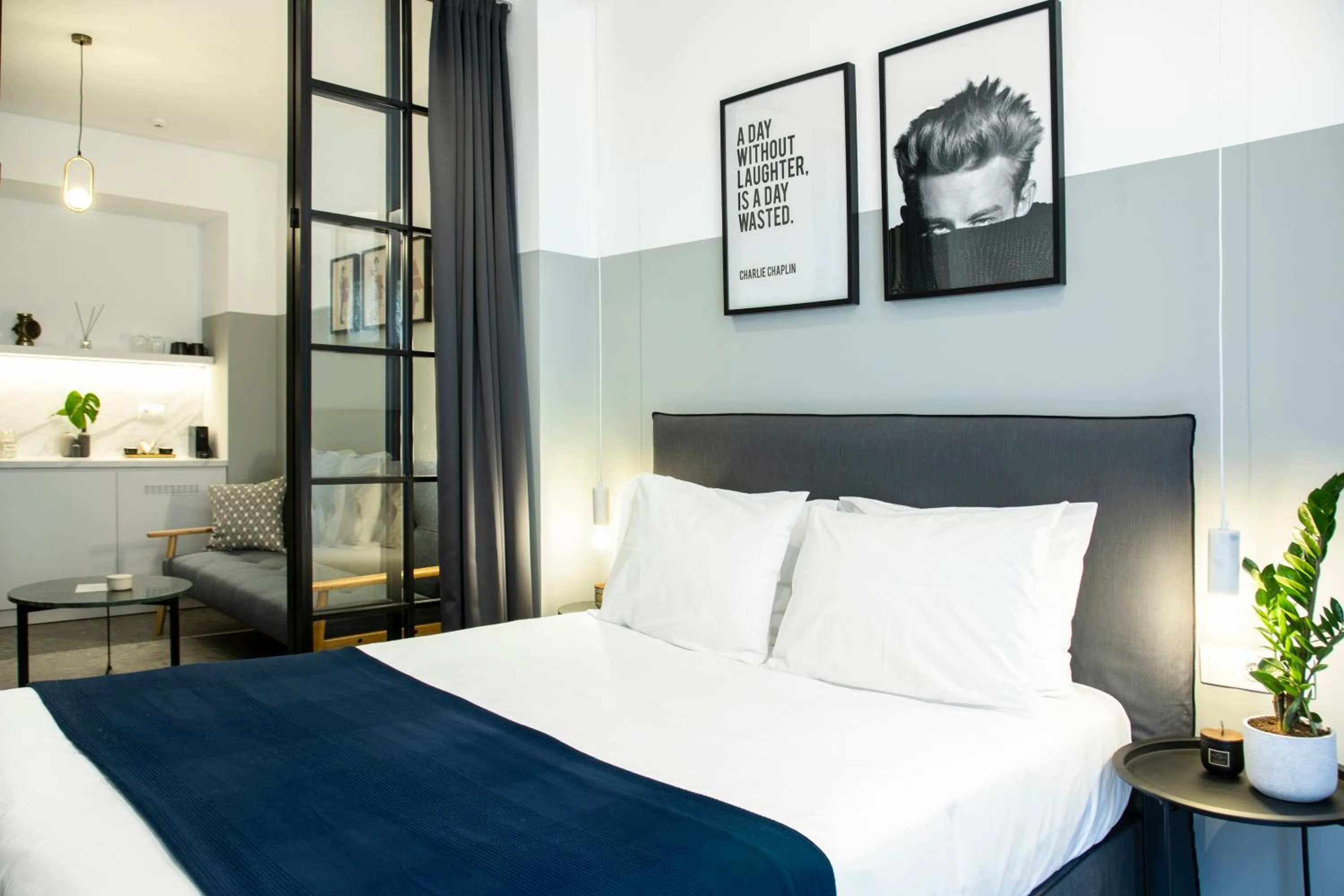 Photo of the whole room, Bed in PAME Paradiso