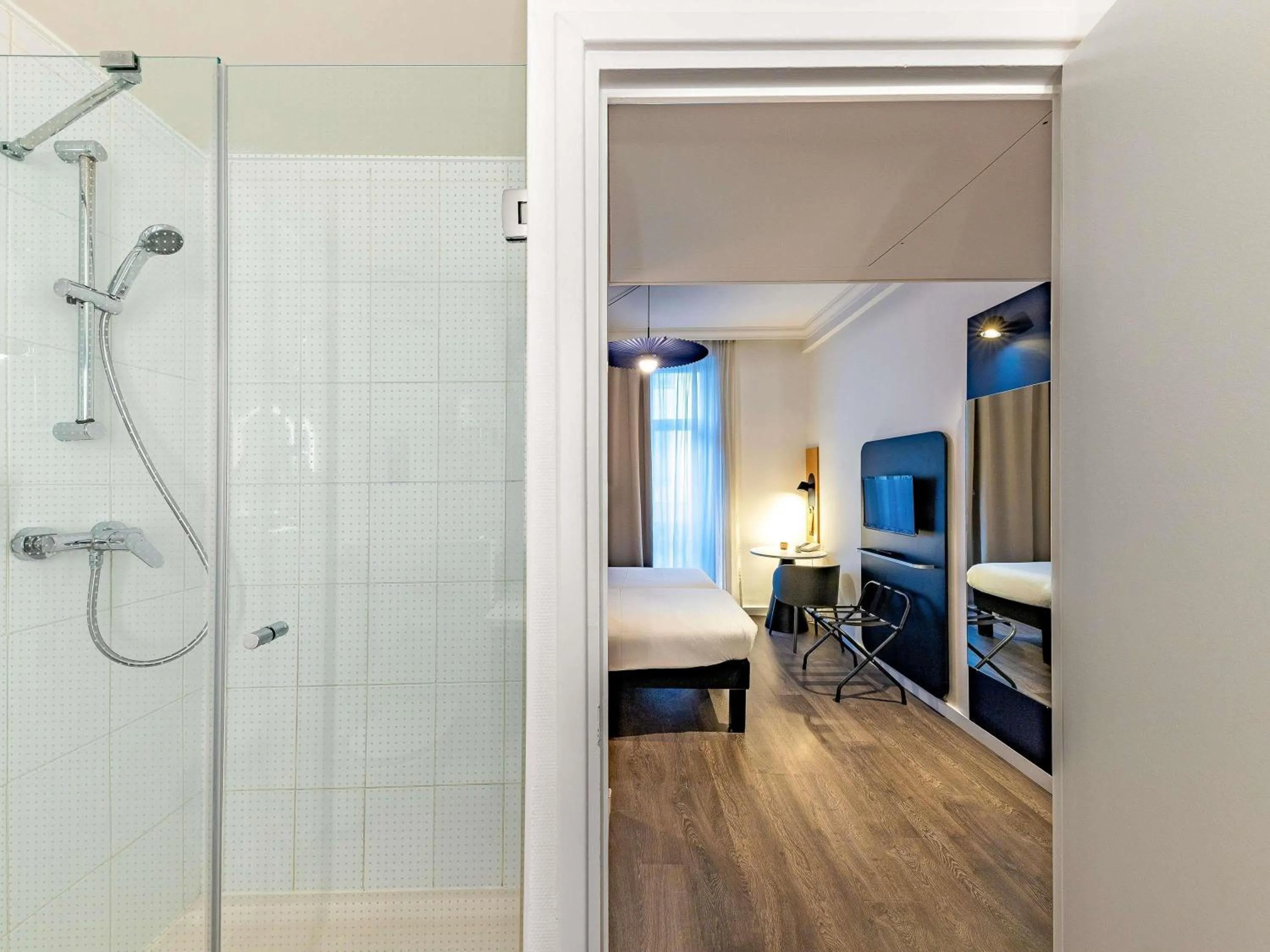 Bedroom, Bed in ibis Nice Centre Notre Dame