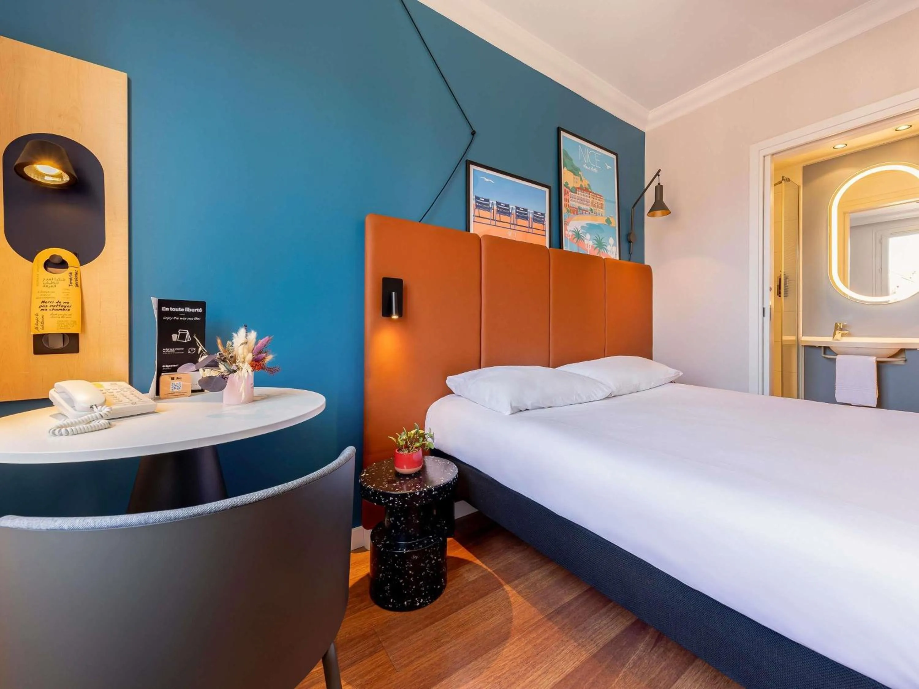 Bedroom, Bed in ibis Nice Centre Notre Dame