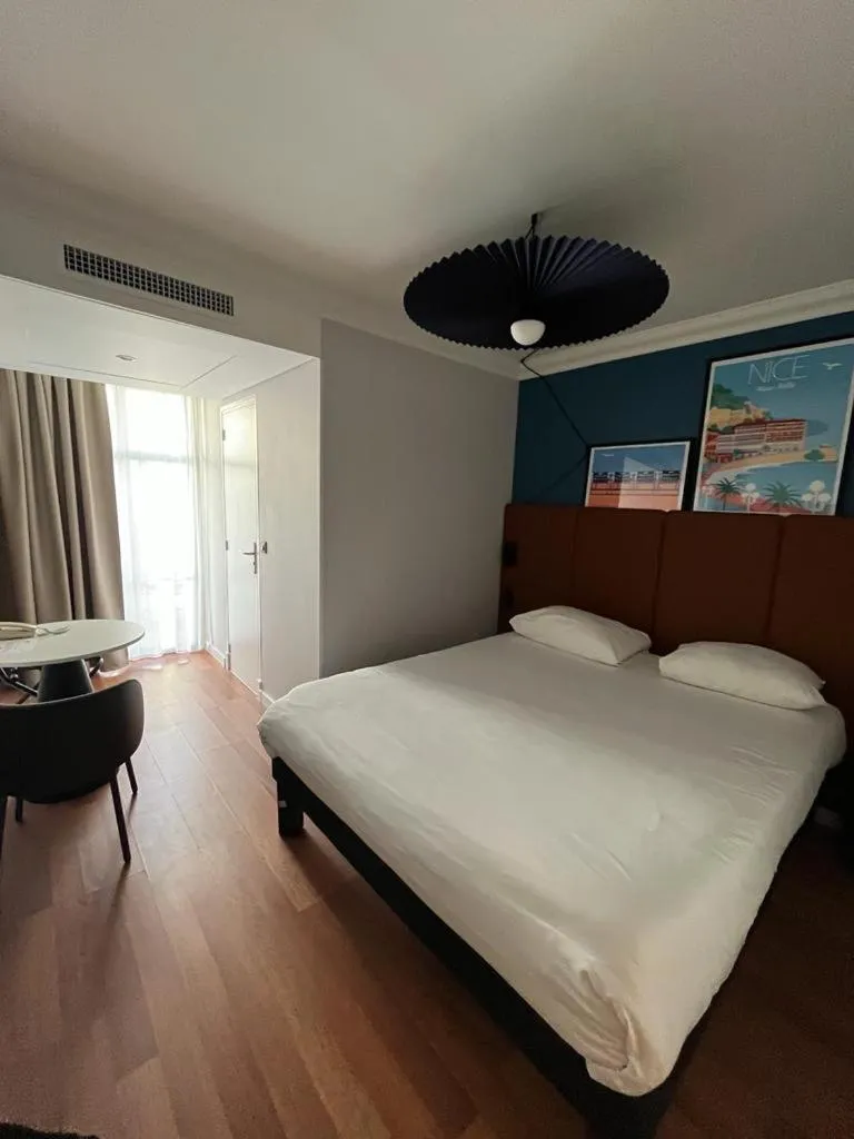 Bed in ibis Nice Centre Notre Dame