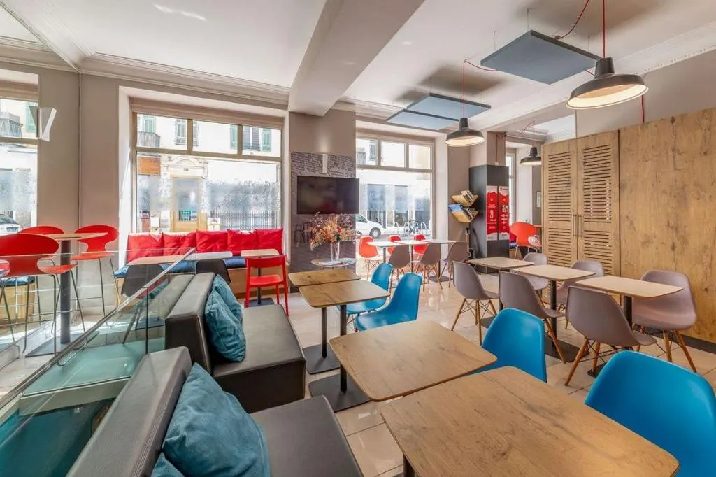 Seating area in ibis Nice Centre Notre Dame