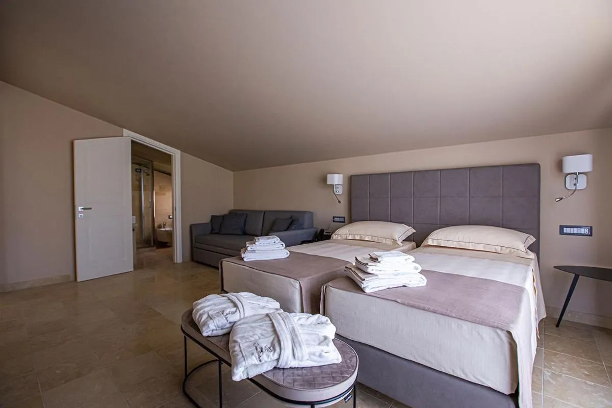 Charme SIMON BOLIVAR