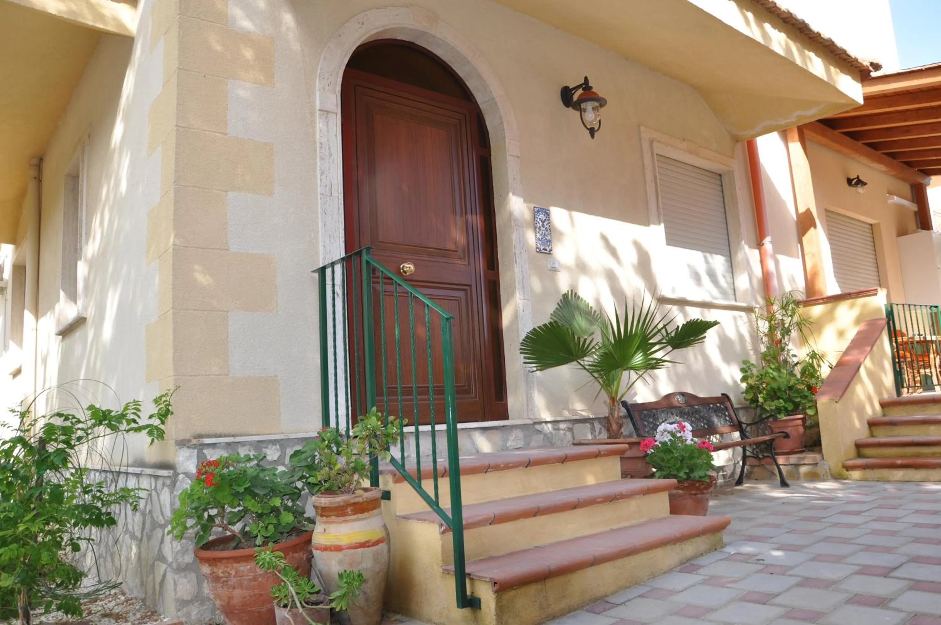 Facade/entrance in Villa Rahal