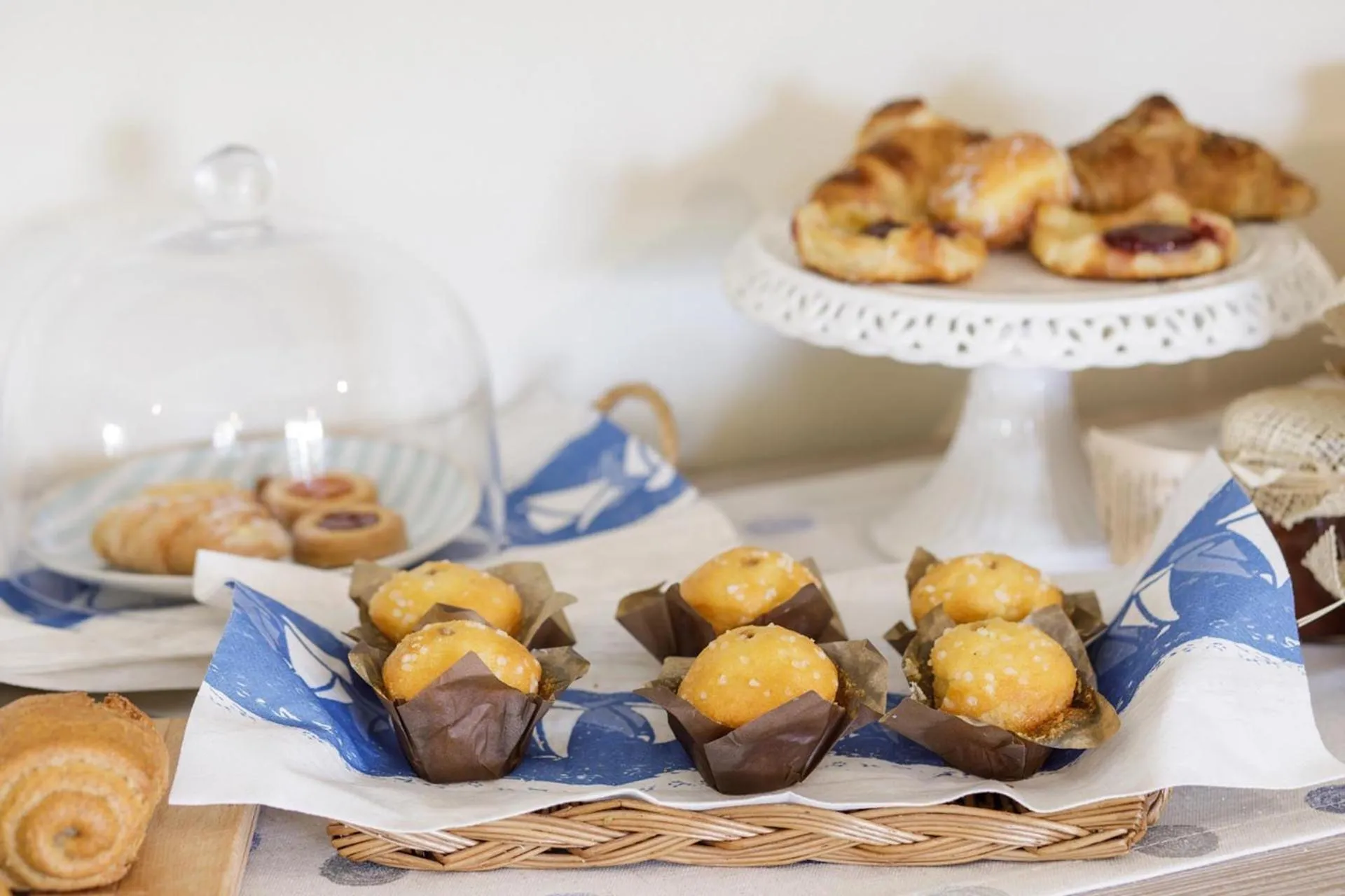 Food and drinks in Villa Rahal