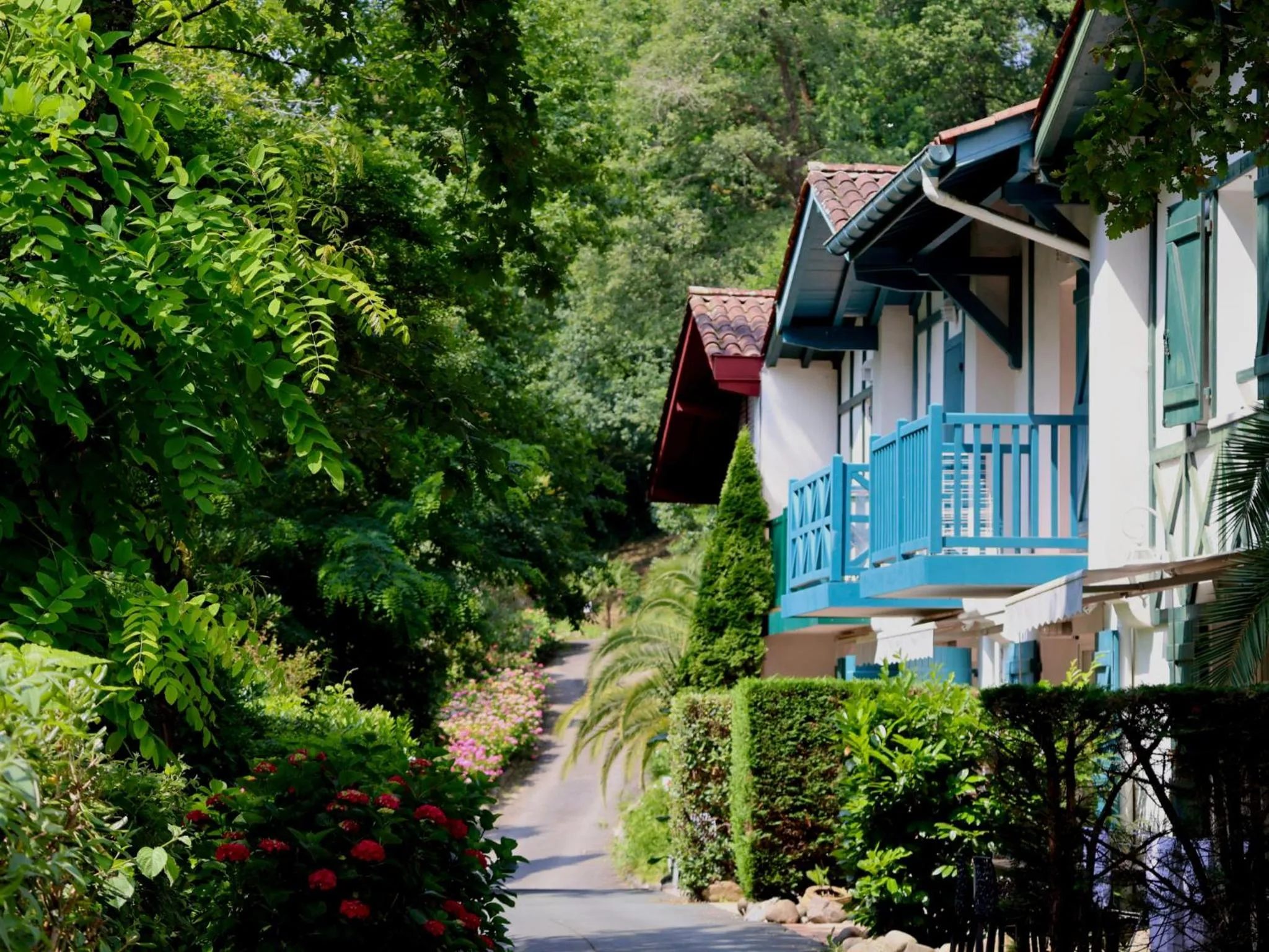 Property building in Les Collines Iduki