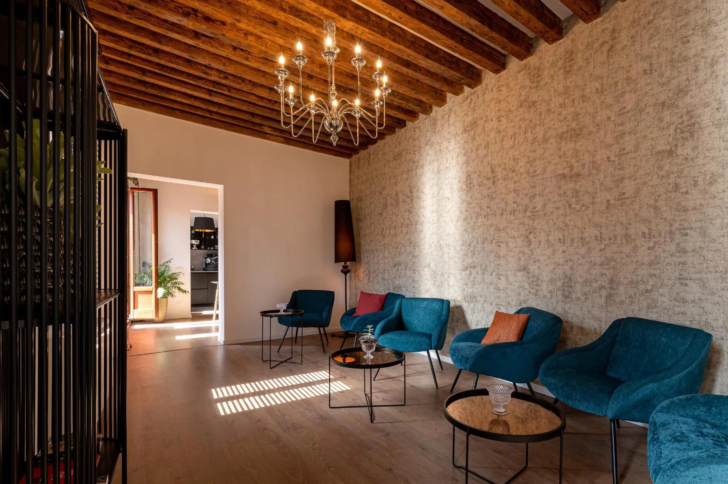 Communal lounge/ TV room in La Finestra sulle Beccarie