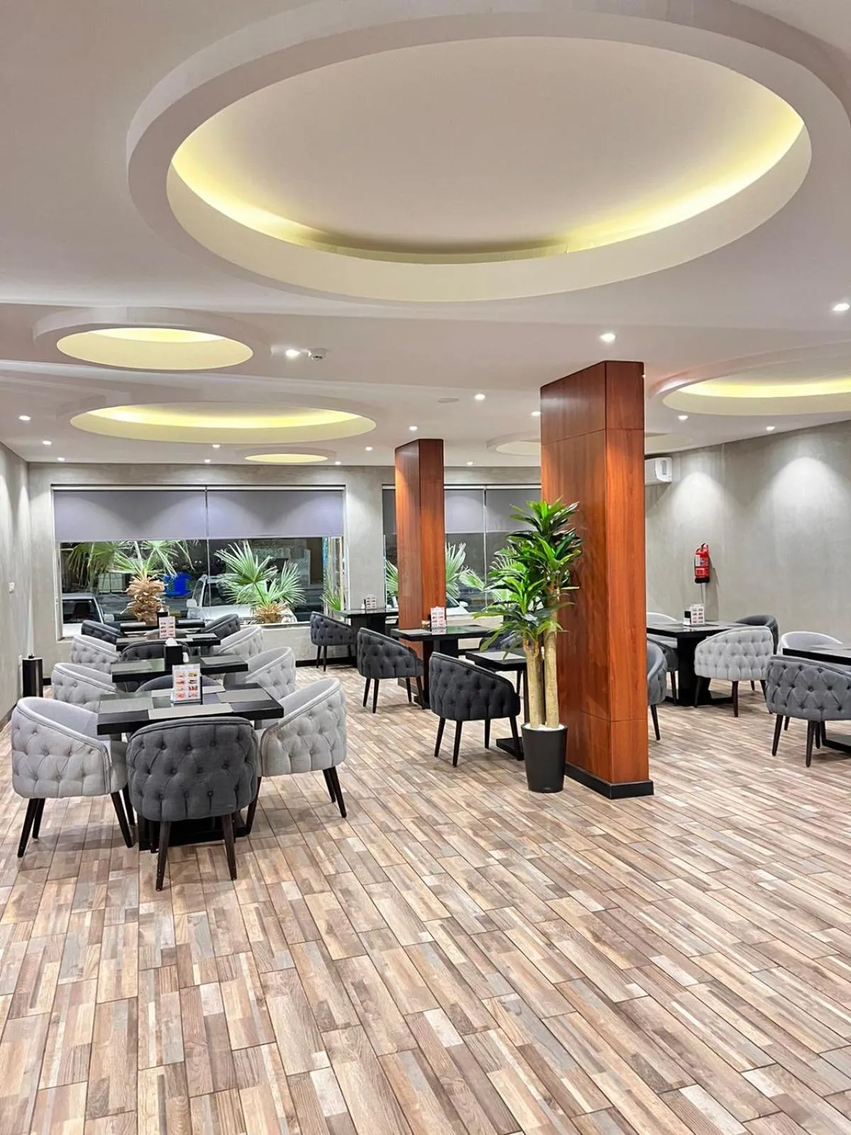 Restaurant/places to eat in Al Muhaidb Residence Al Maidan