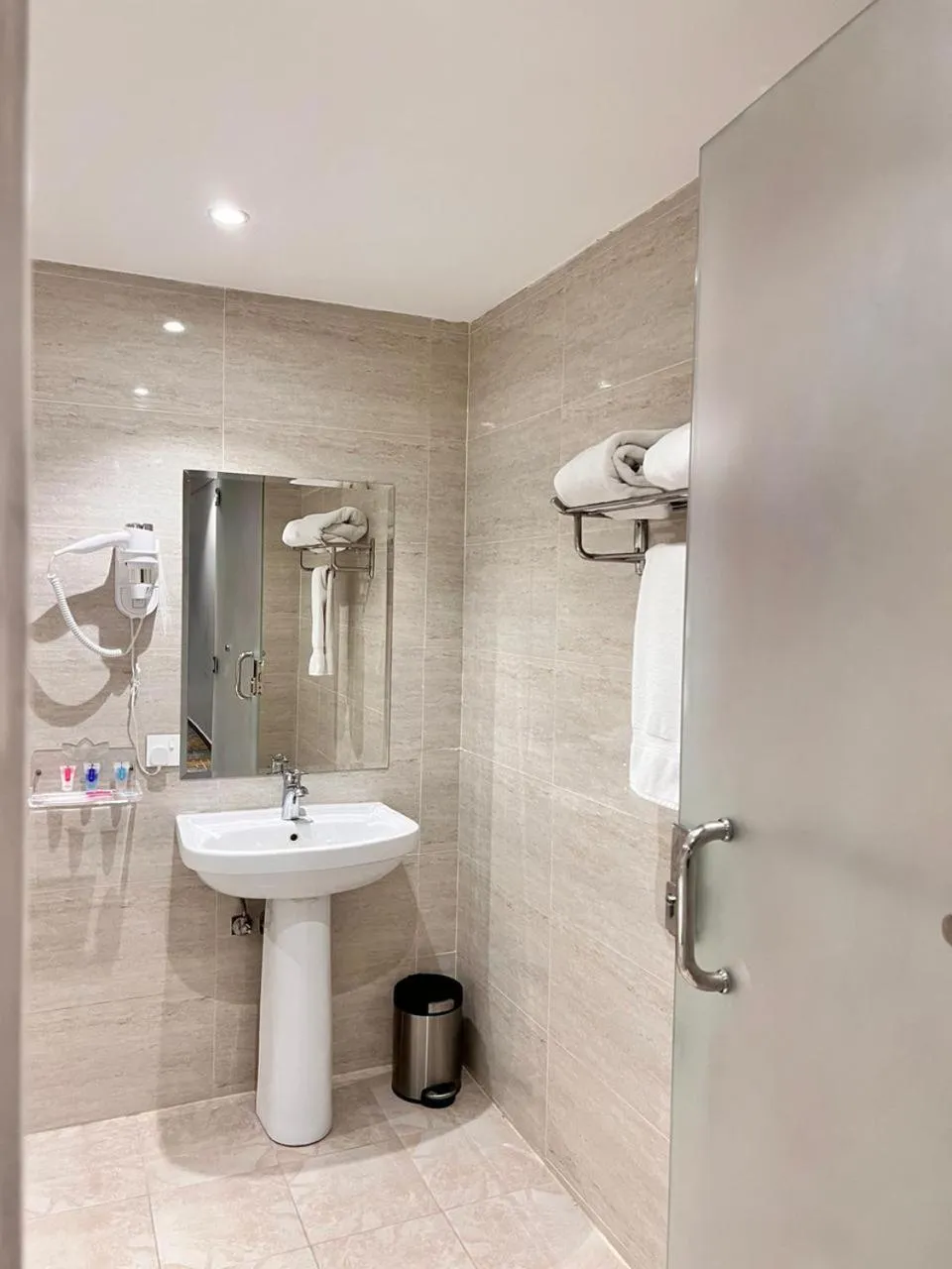 Bathroom in Al Muhaidb Residence Al Maidan