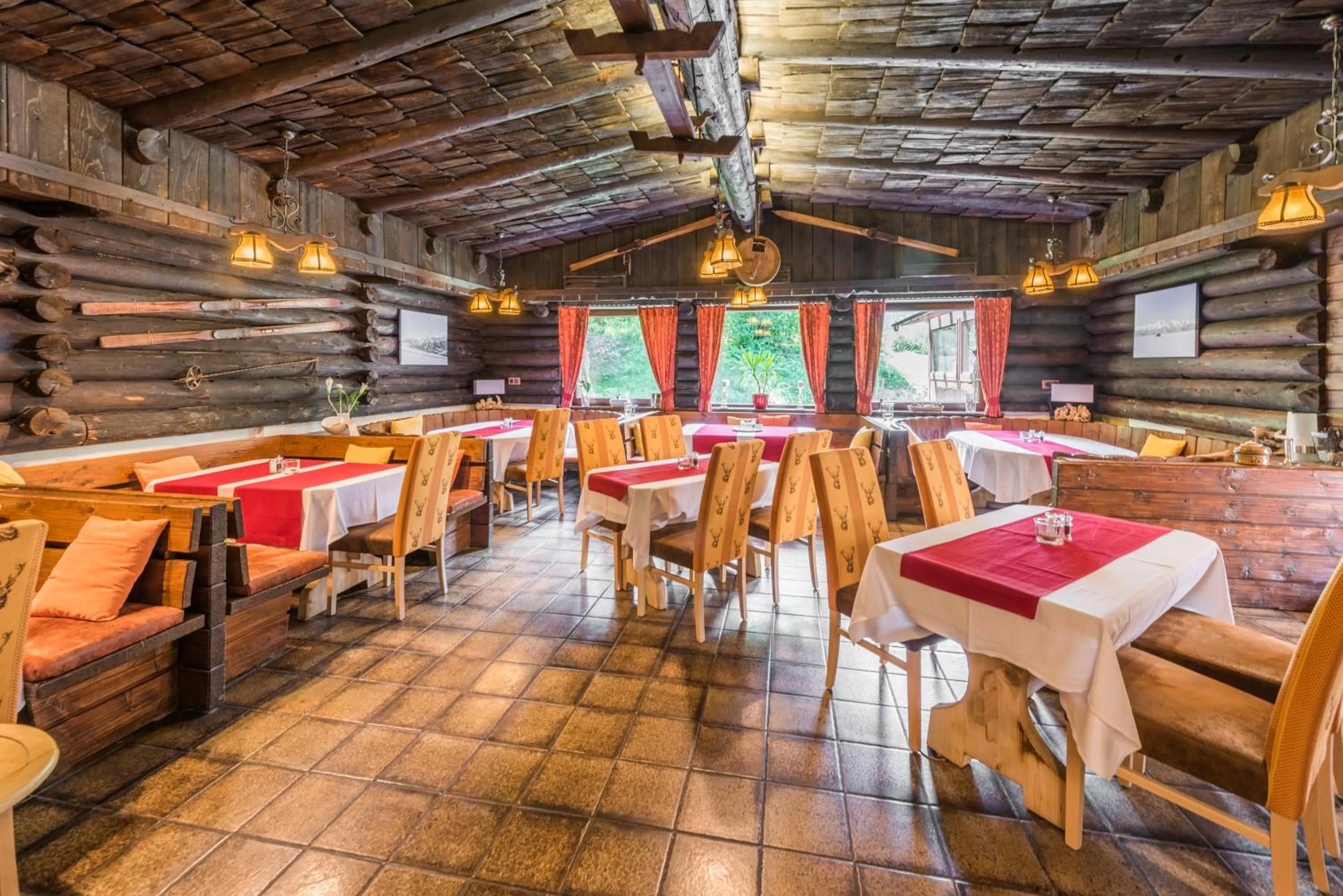 Restaurant/places to eat in Hotel Künstleralm