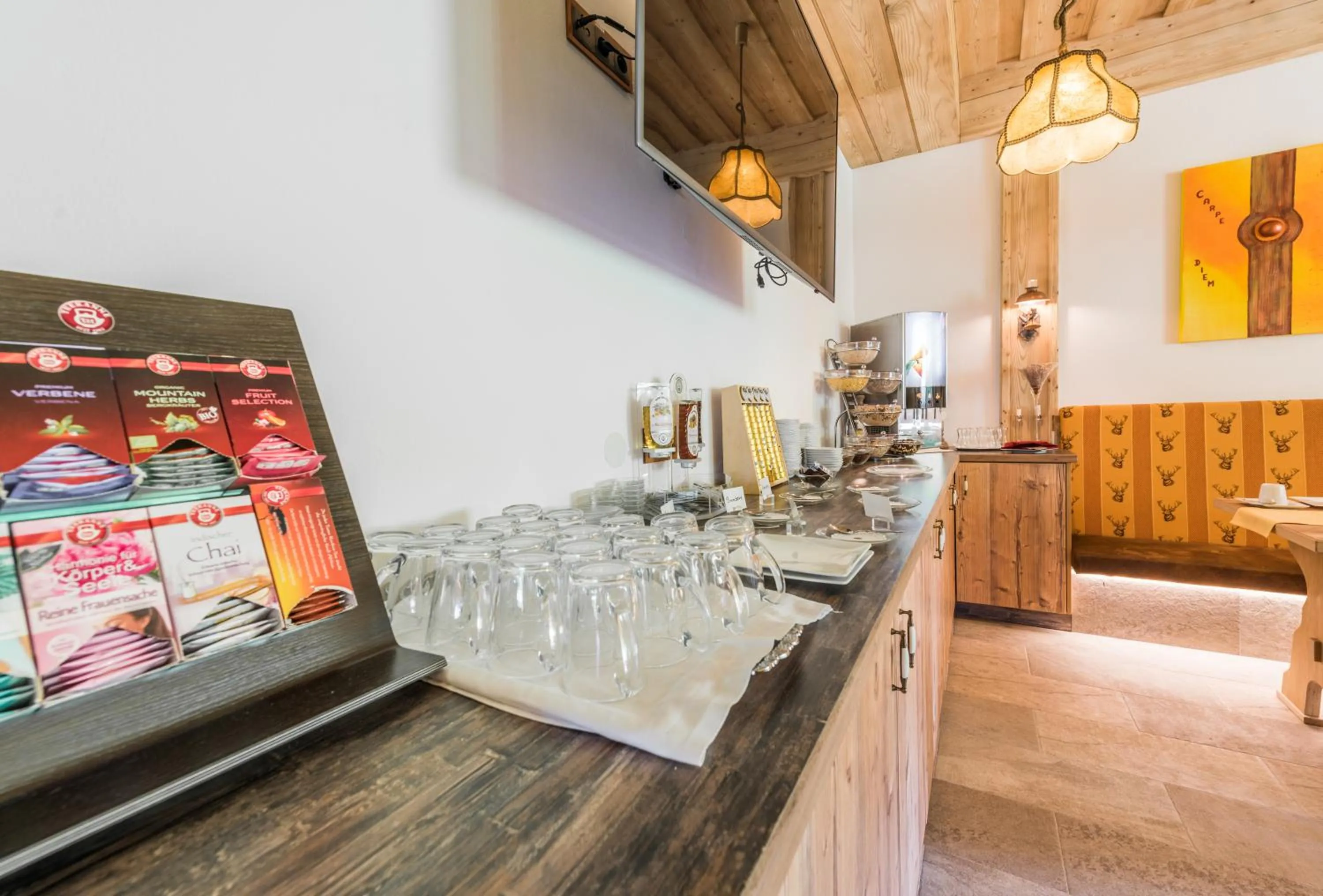 Buffet breakfast in Hotel Künstleralm