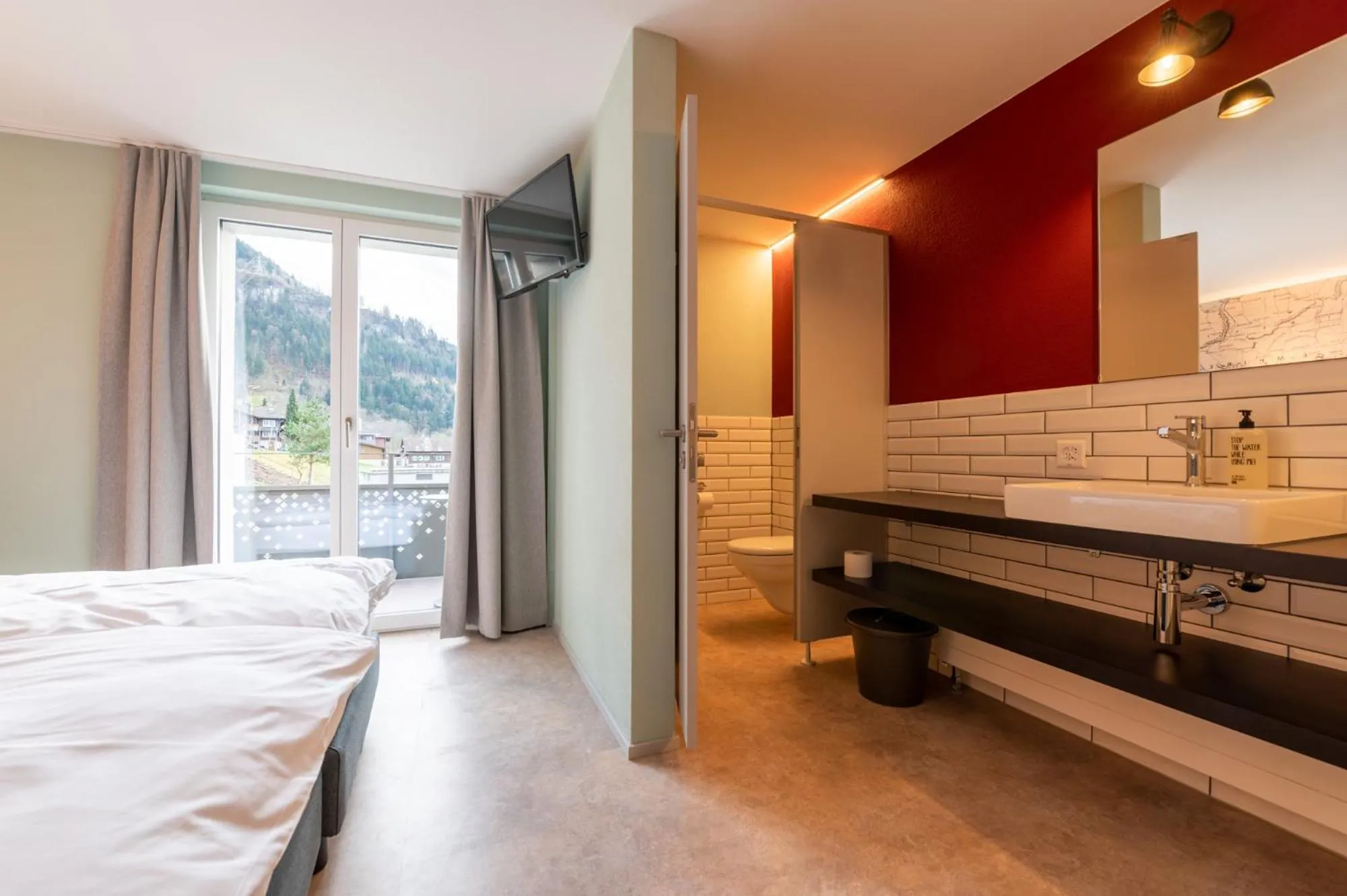 Bed in Emma's B&B - Self Check-in Hotel