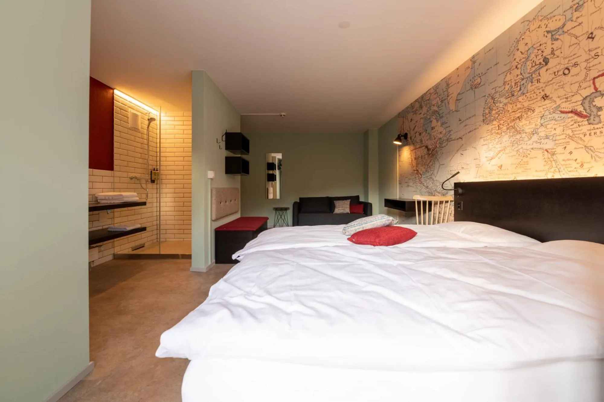 Bed in Emma's B&B - Self Check-in Hotel