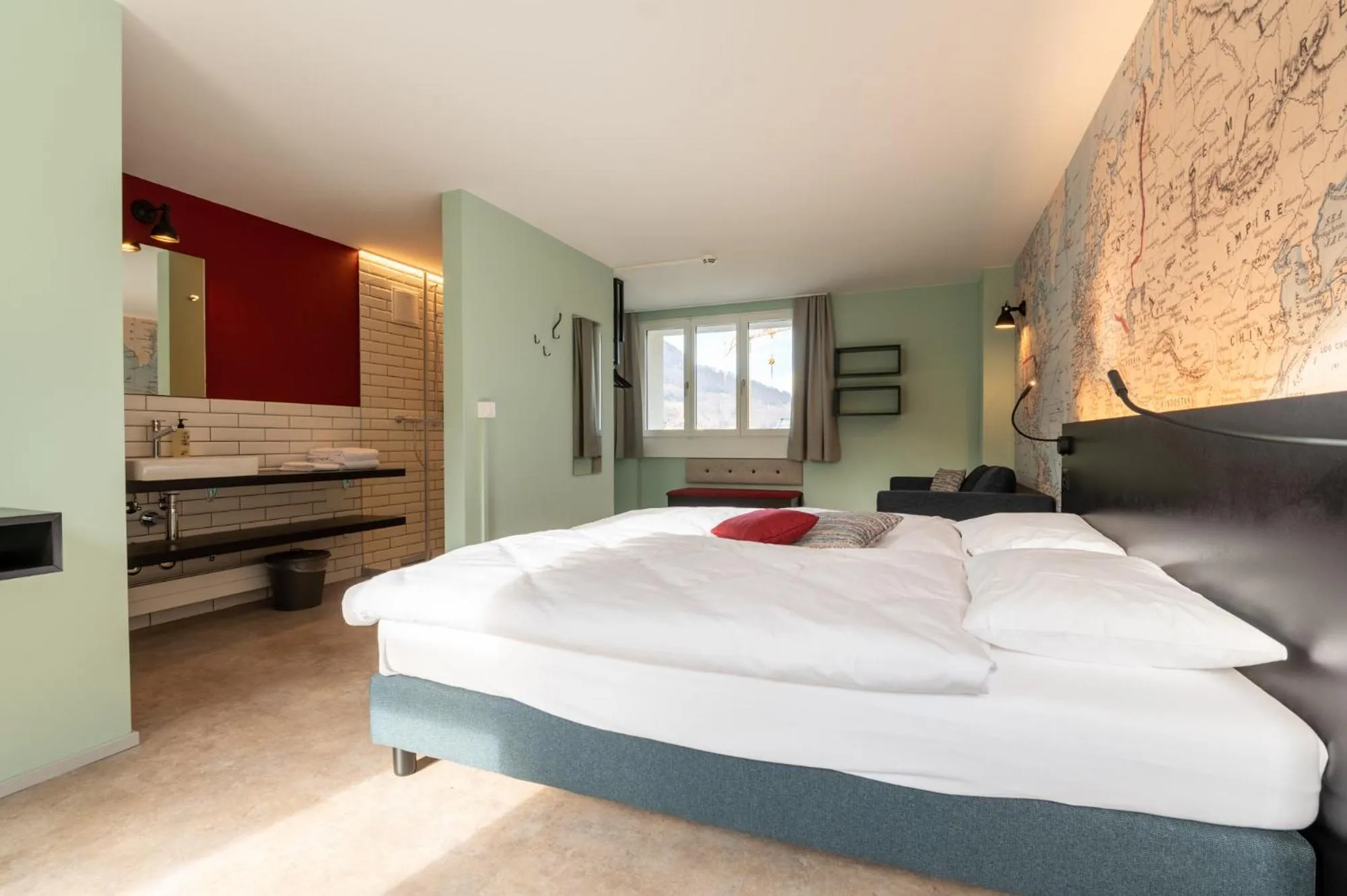 Bed in Emma's B&B - Self Check-in Hotel