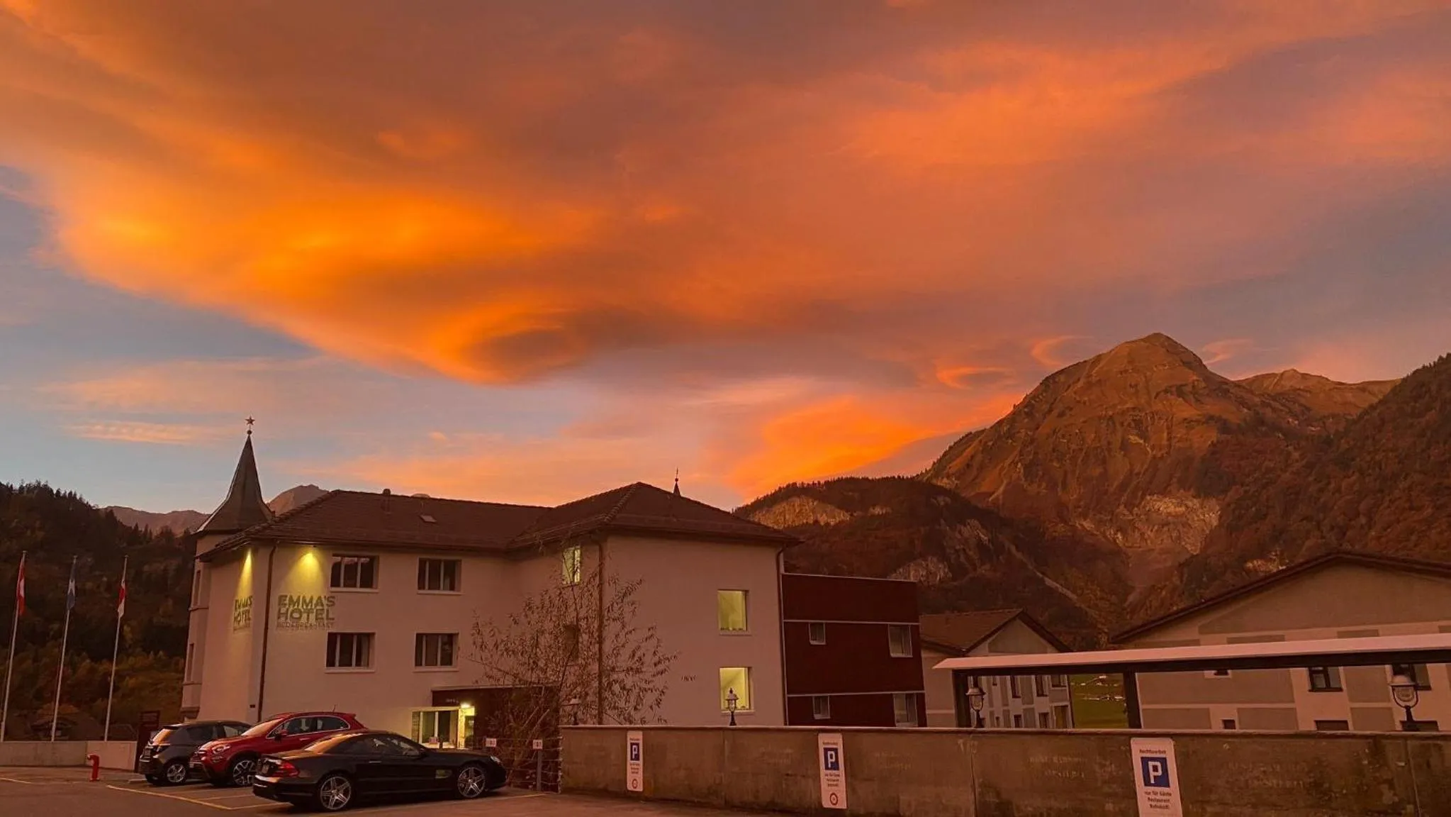 Property building in Emma's B&B - Self Check-in Hotel