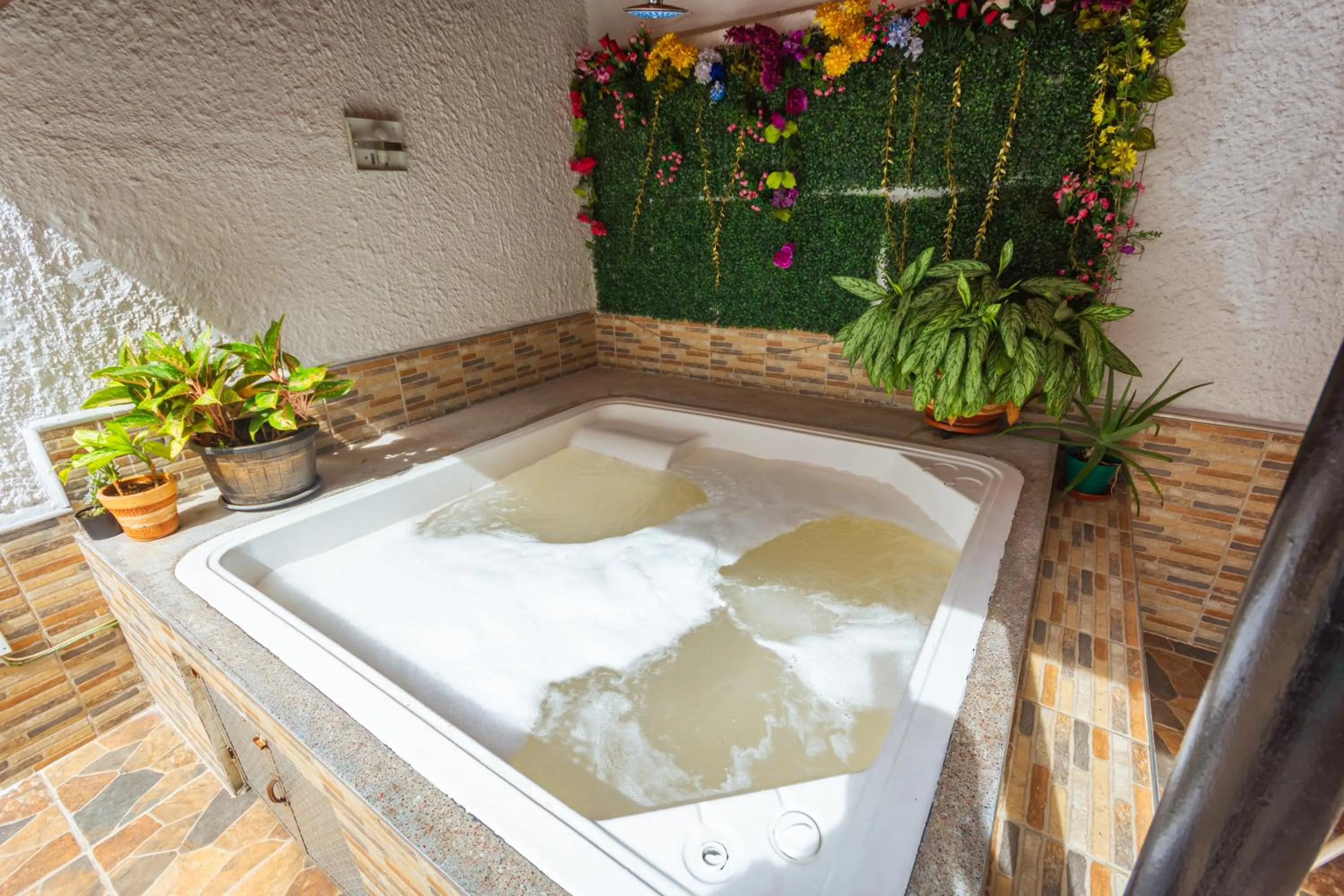 Hot Tub in Hotel Colores Boutique