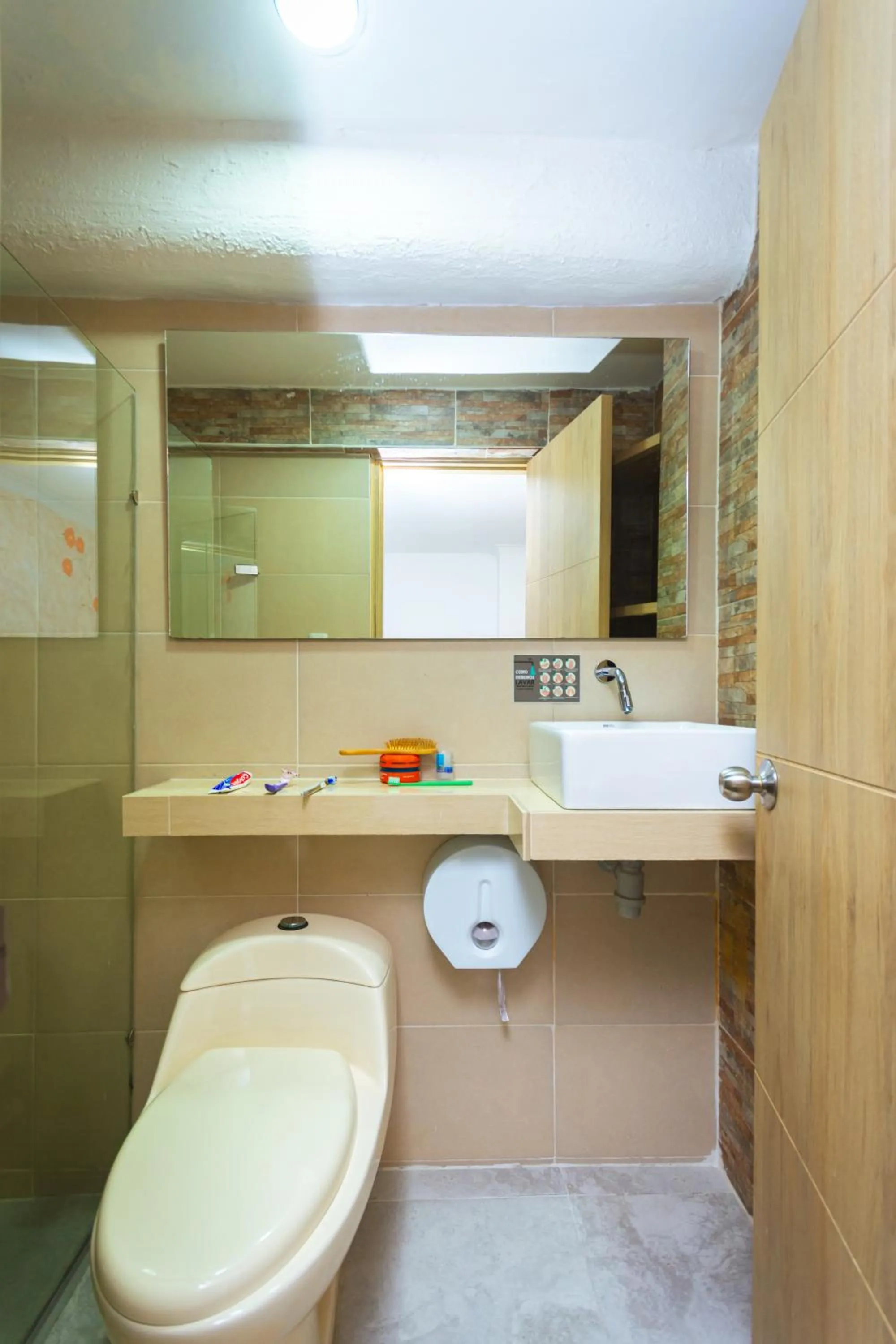 Toilet in Hotel Colores Boutique