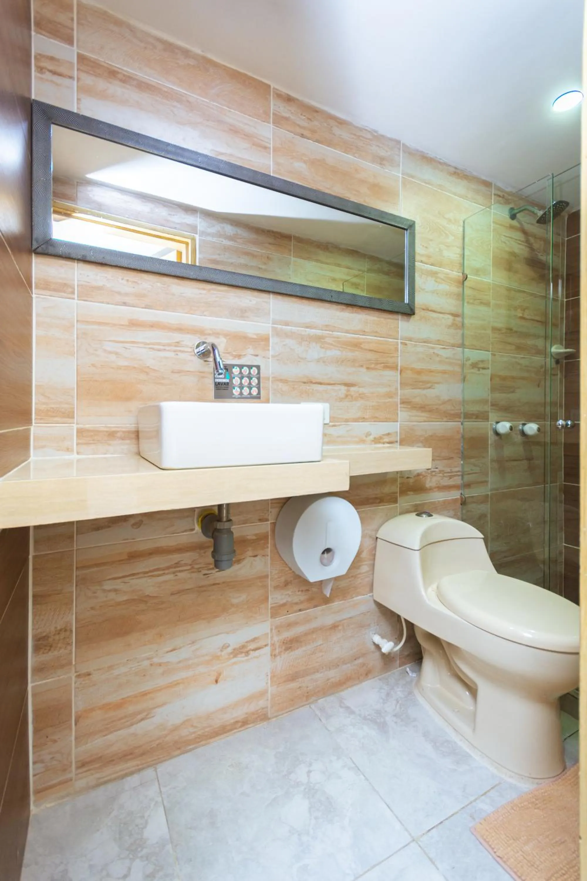 Shower in Hotel Colores Boutique