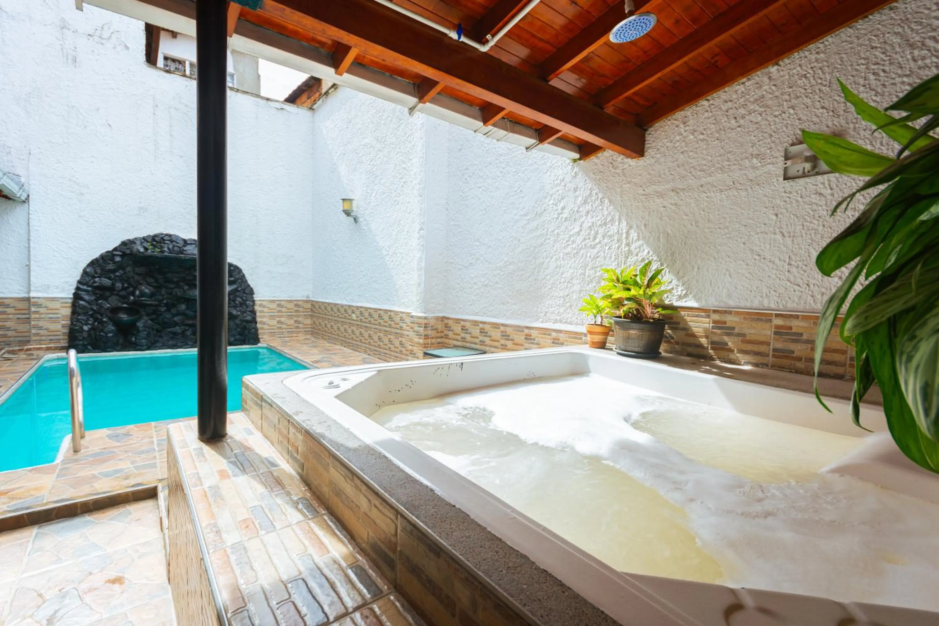 Hot Tub in Hotel Colores Boutique