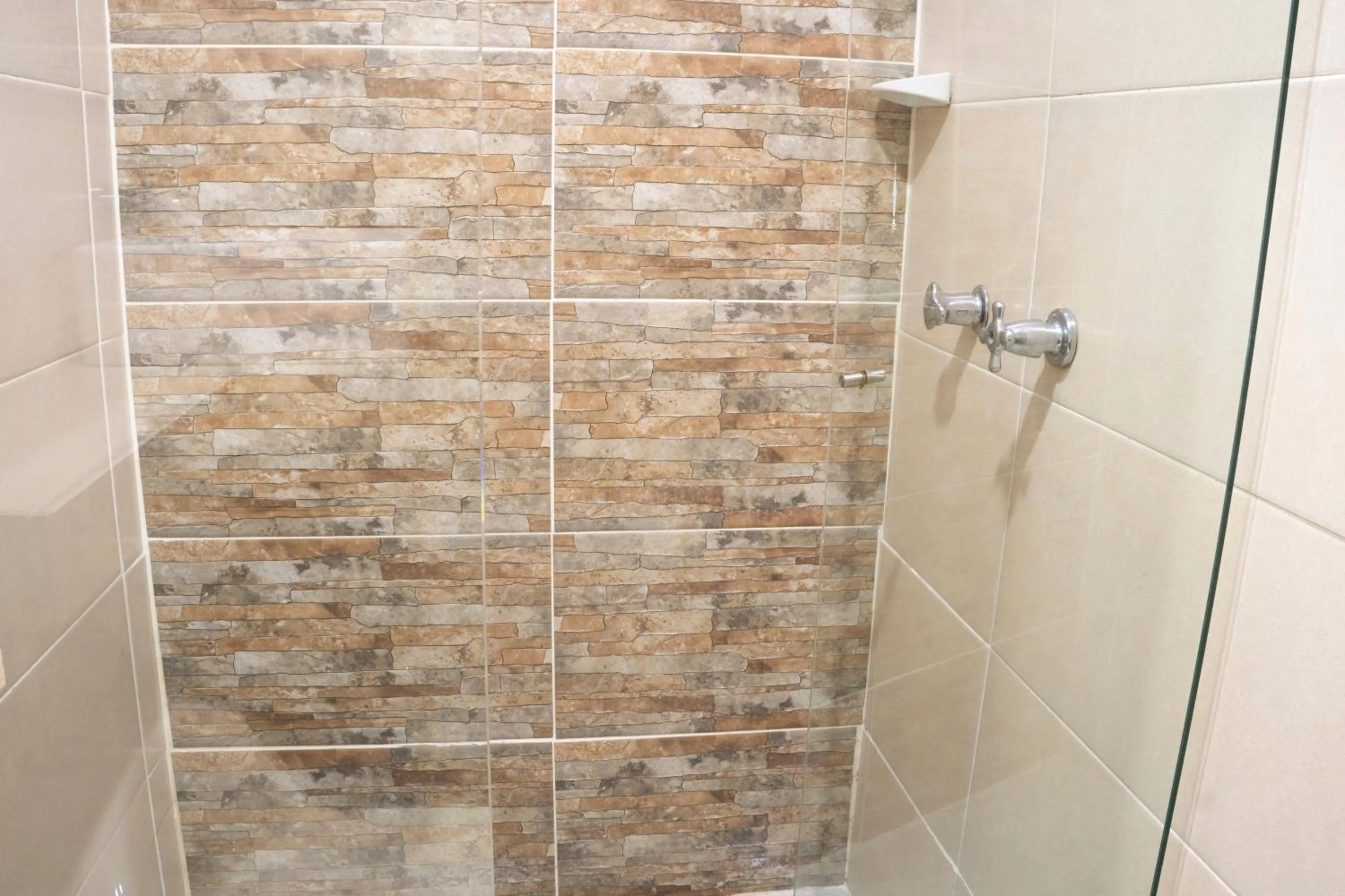 Shower in Hotel Colores Boutique