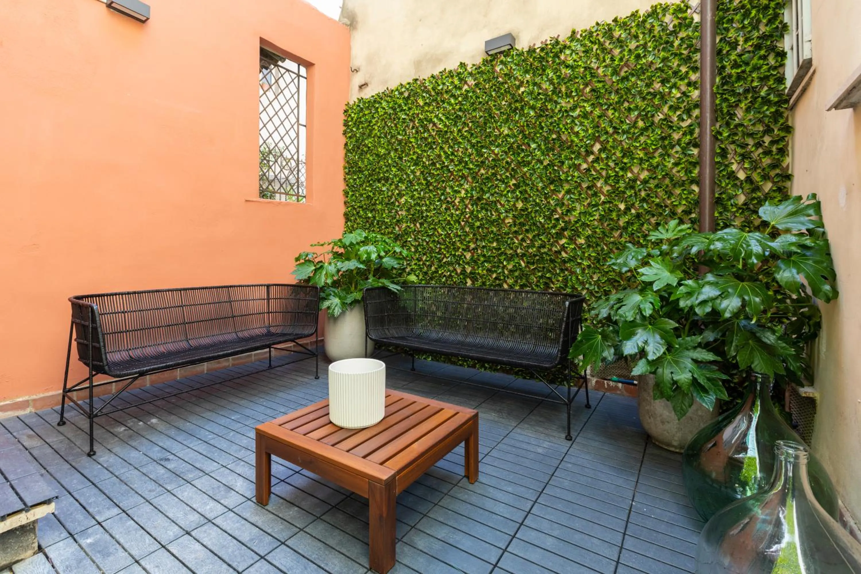 Patio in Louly Spanish Steps