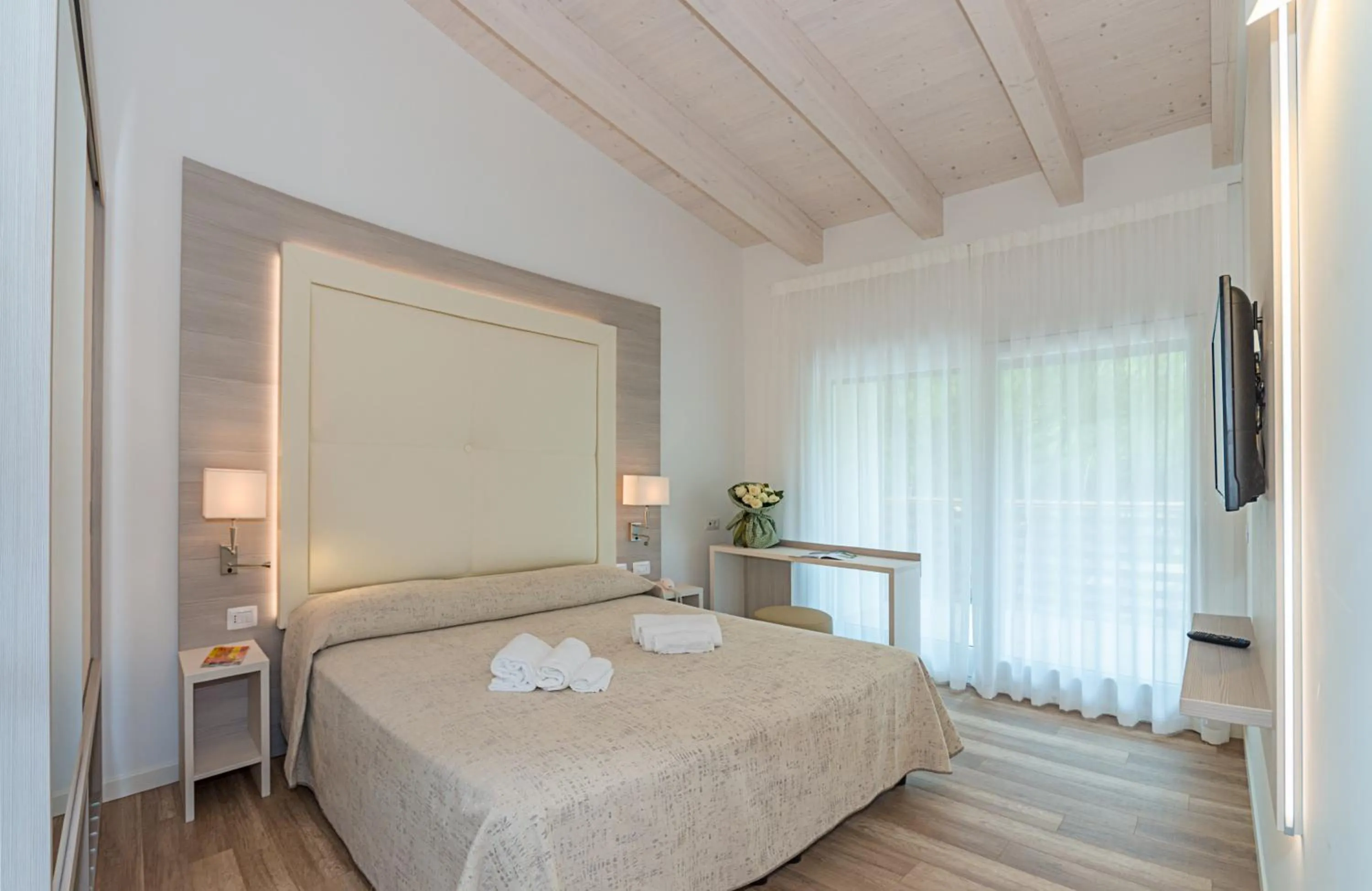 Photo of the whole room, Bed in Park Hotel Pineta & Dependance Suite