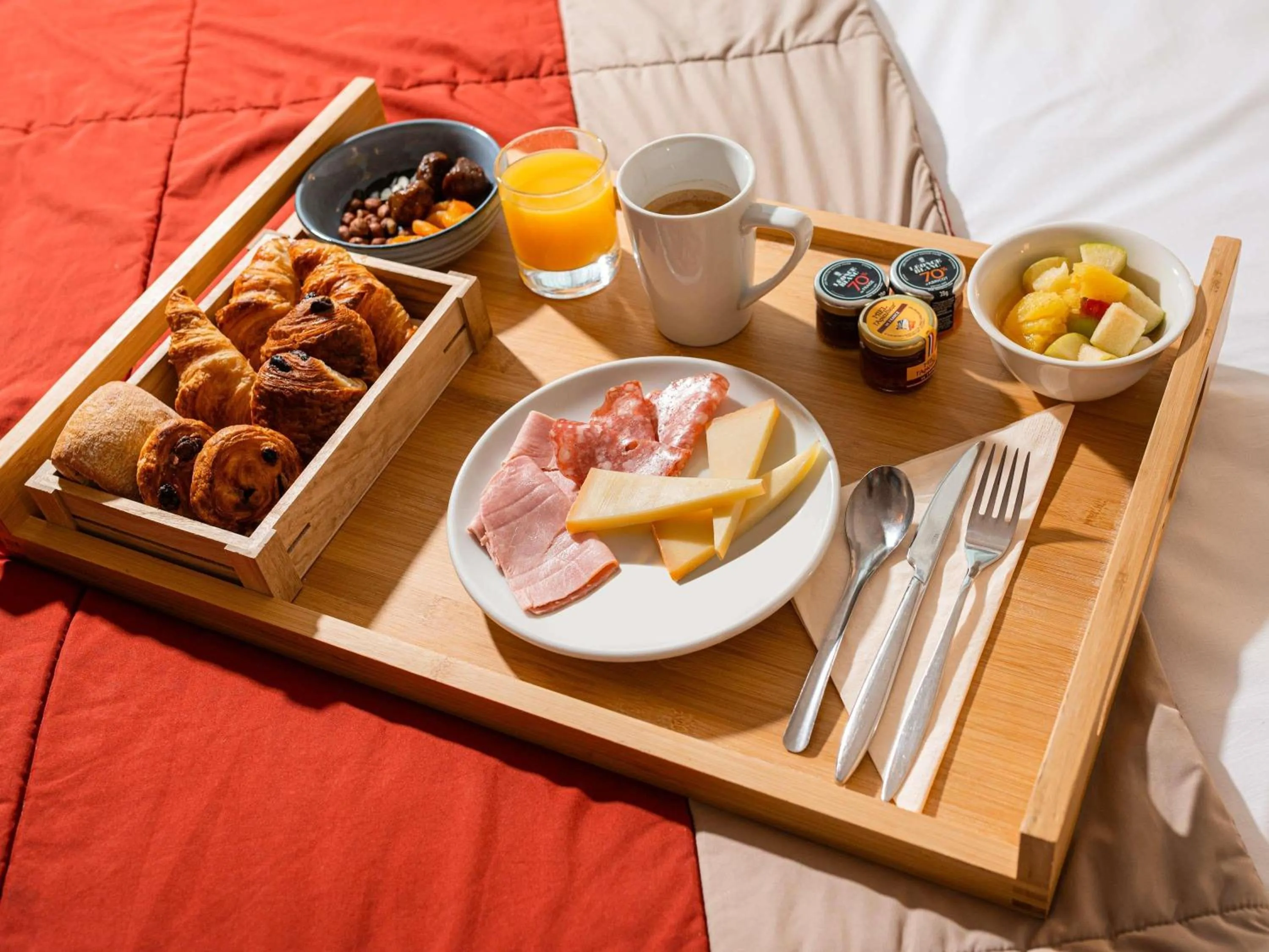 Food and drinks in Mercure Lyon Centre Saxe Lafayette