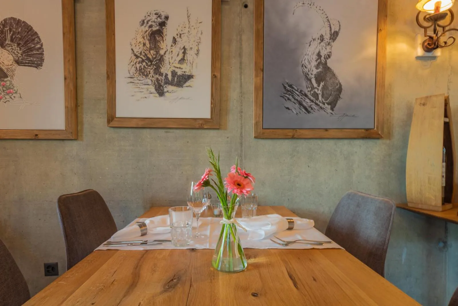 Restaurant/places to eat in Rinderberg Lodge