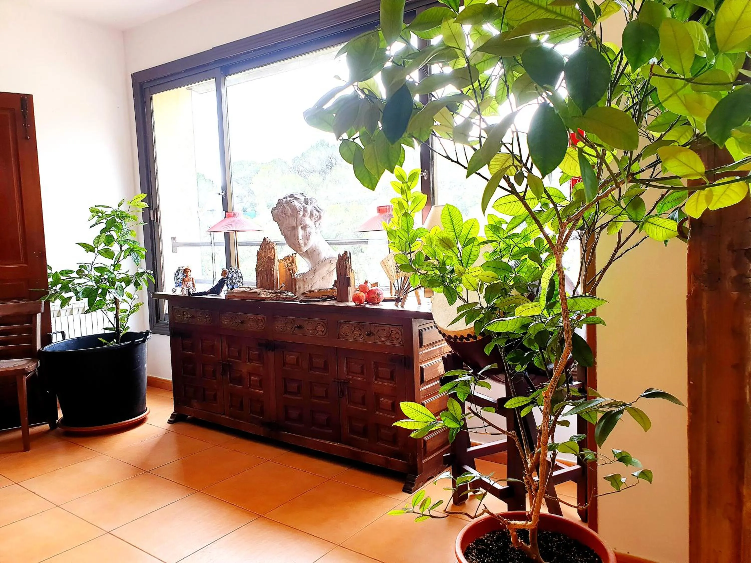 Seating area in El Rincón de la ESPE