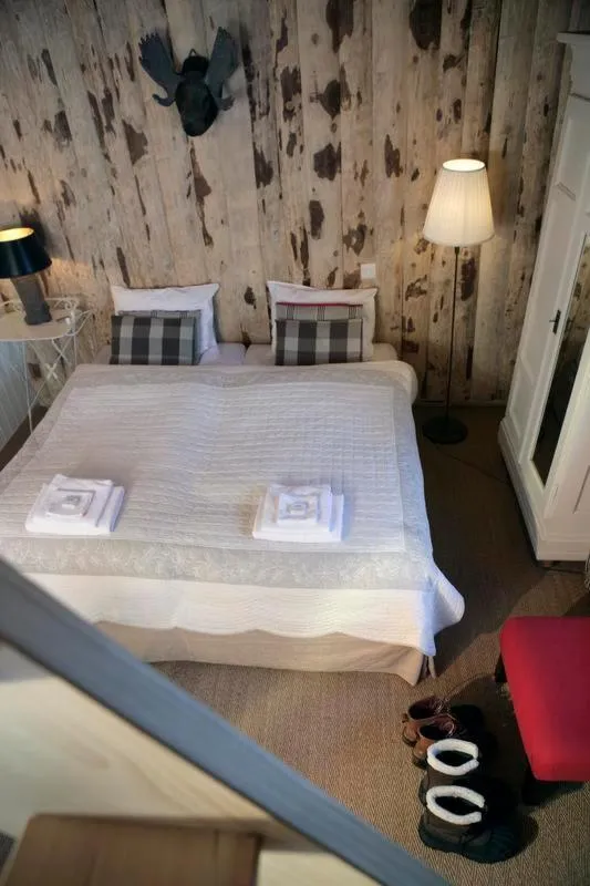 Bed in Hamilton Lodge & Spa