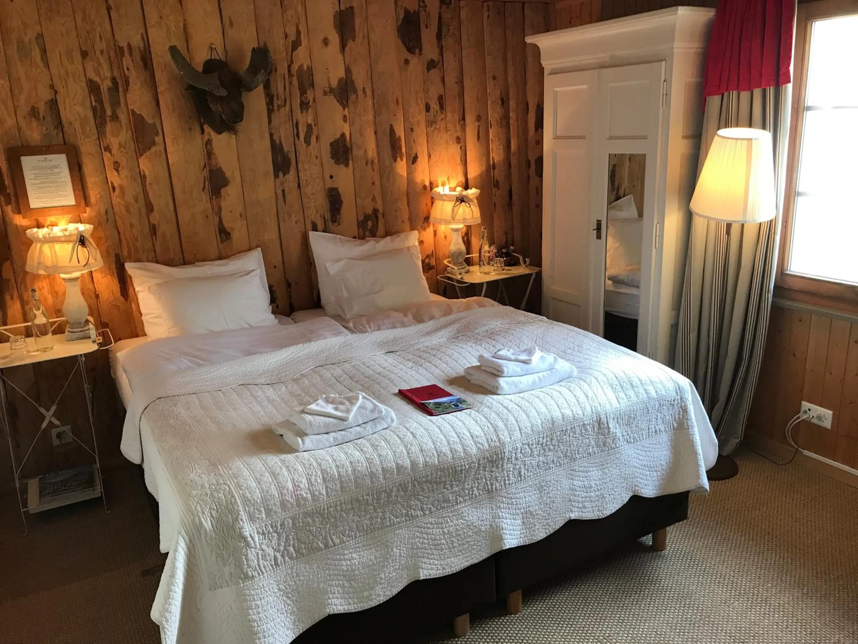 Bed in Hamilton Lodge & Spa
