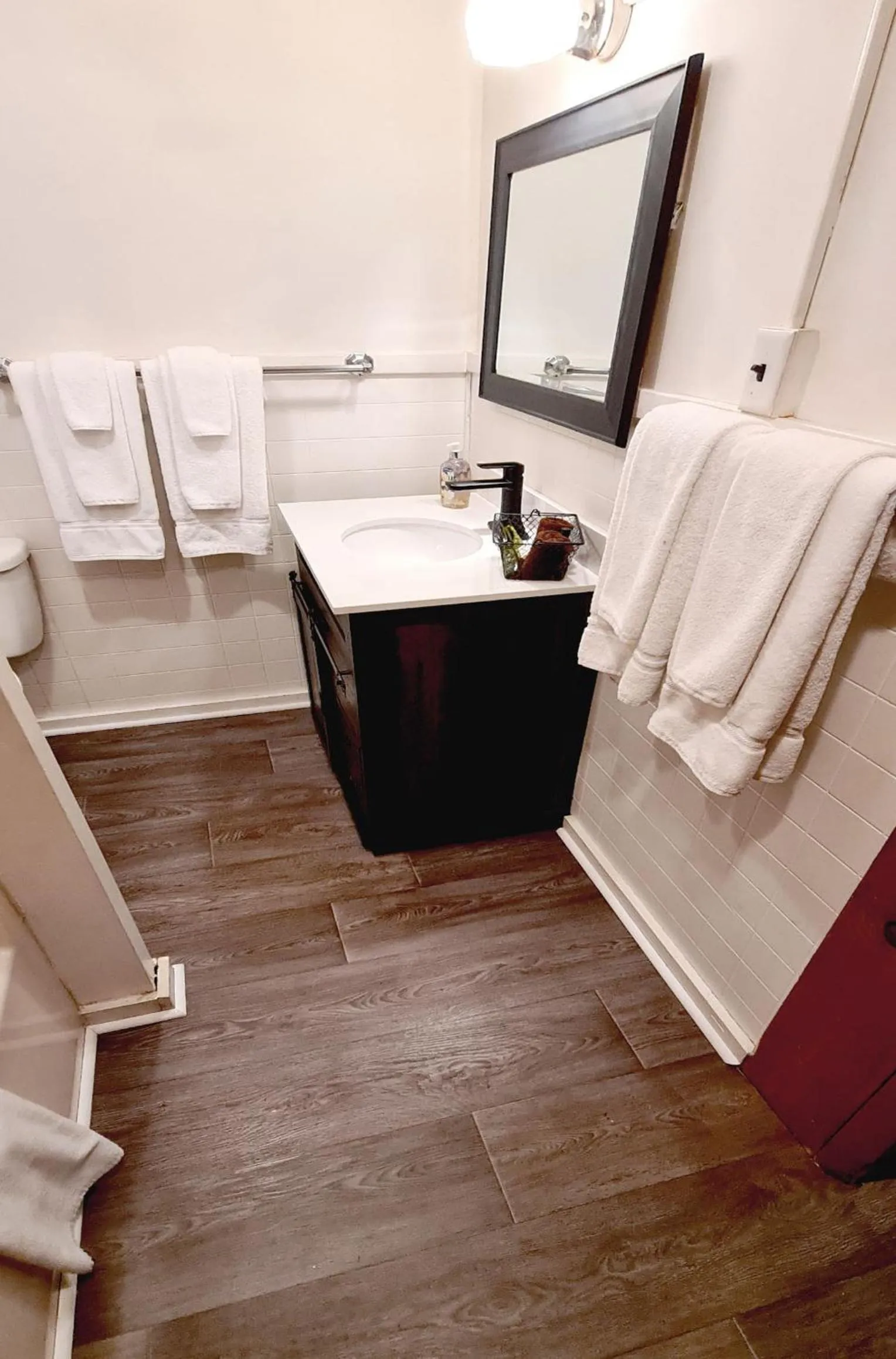 Bathroom in The Wilderness Inn: Chalets