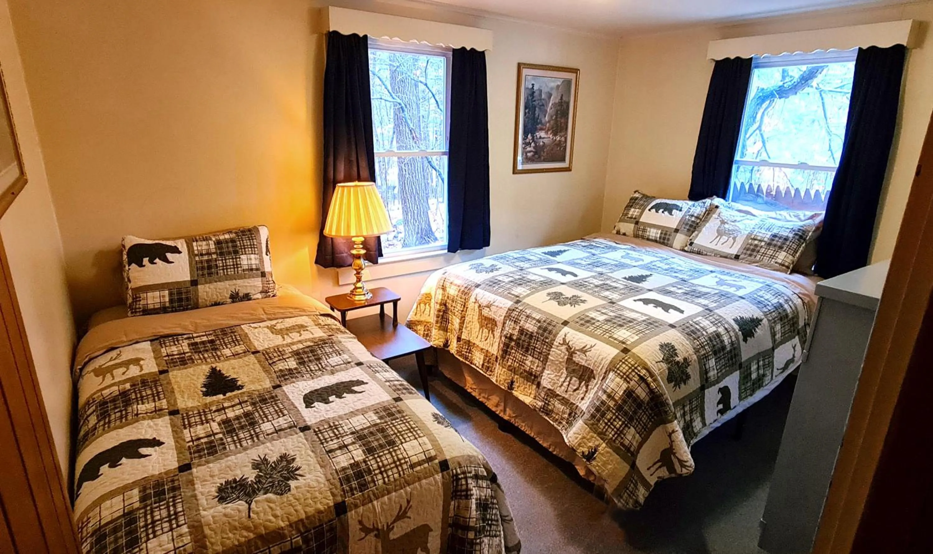 Bedroom, Bed in The Wilderness Inn: Chalets