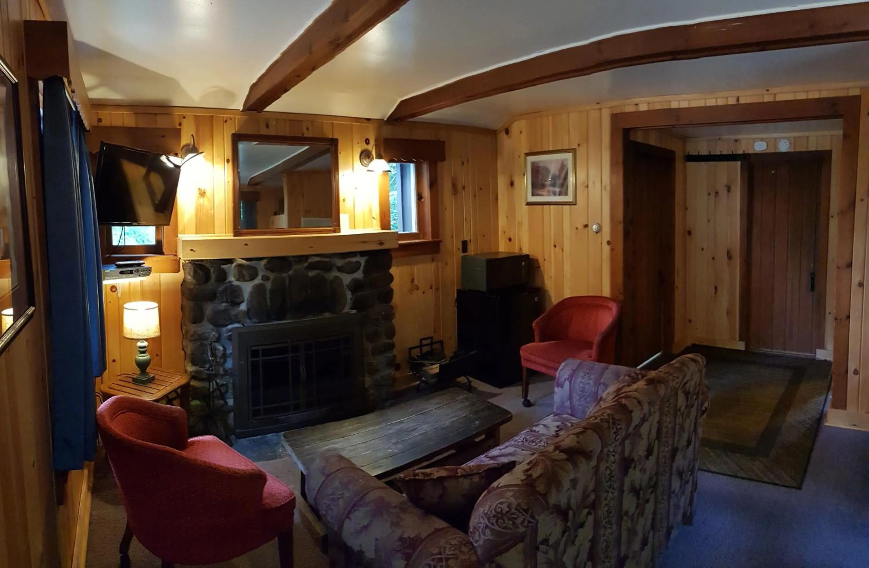 Living room in The Wilderness Inn: Chalets