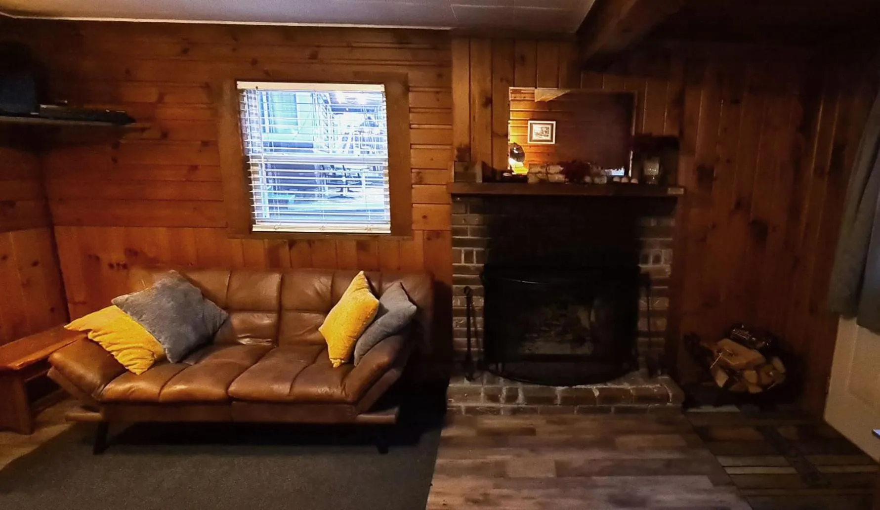 Living room in The Wilderness Inn: Chalets