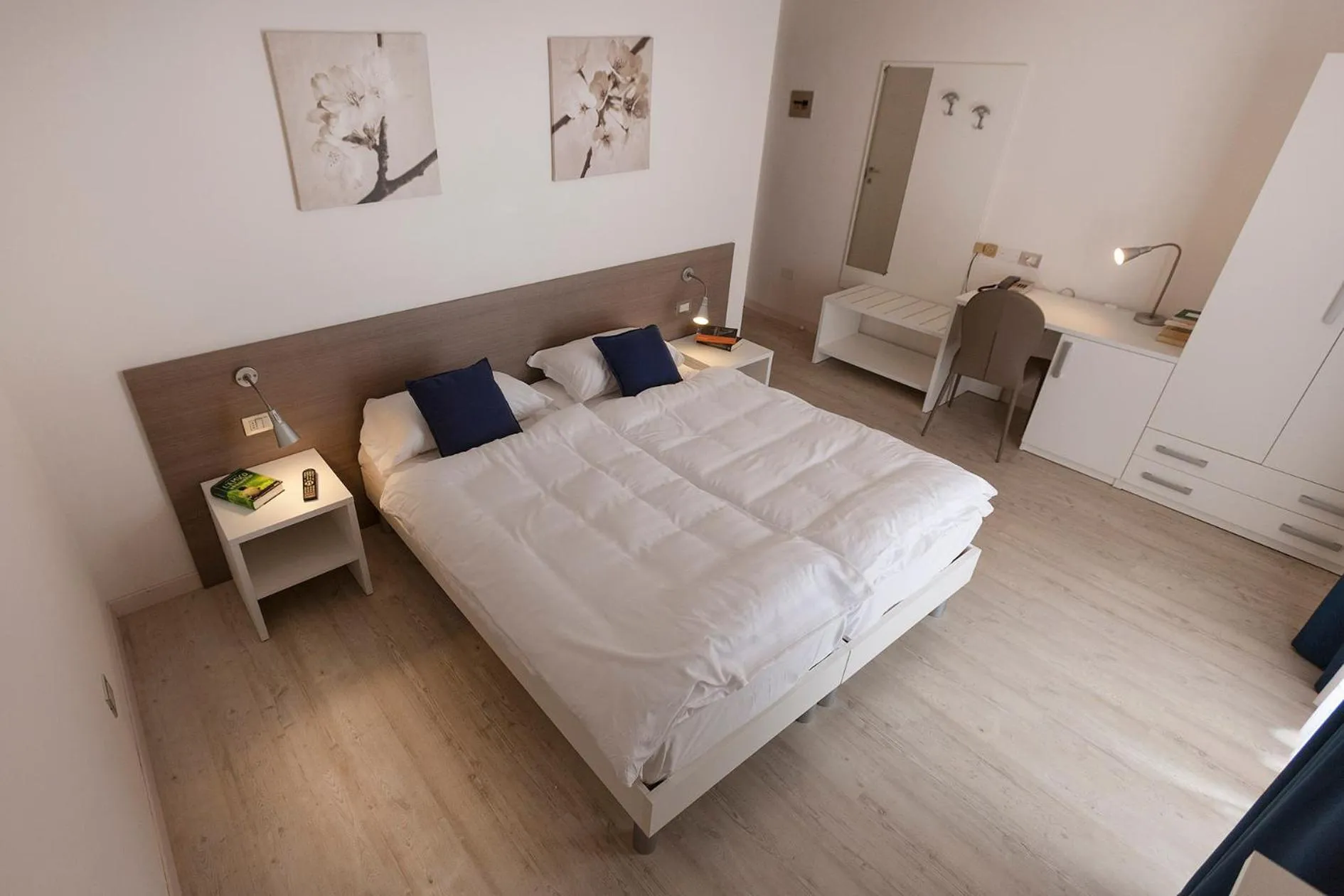 Photo of the whole room, Bed in Hotel Roma Aparthotel