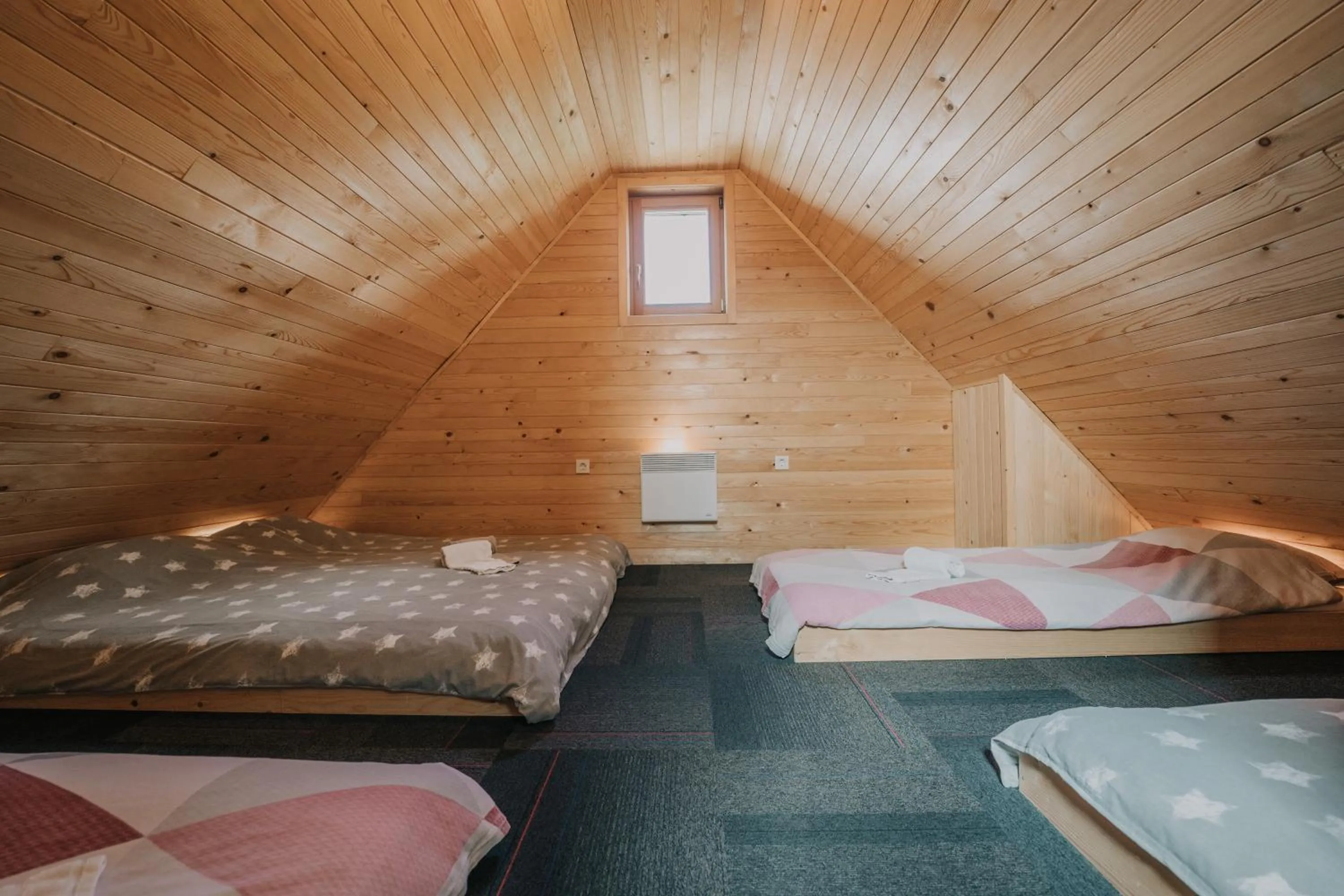 Bed in Koča Zlatorog - Velika planina
