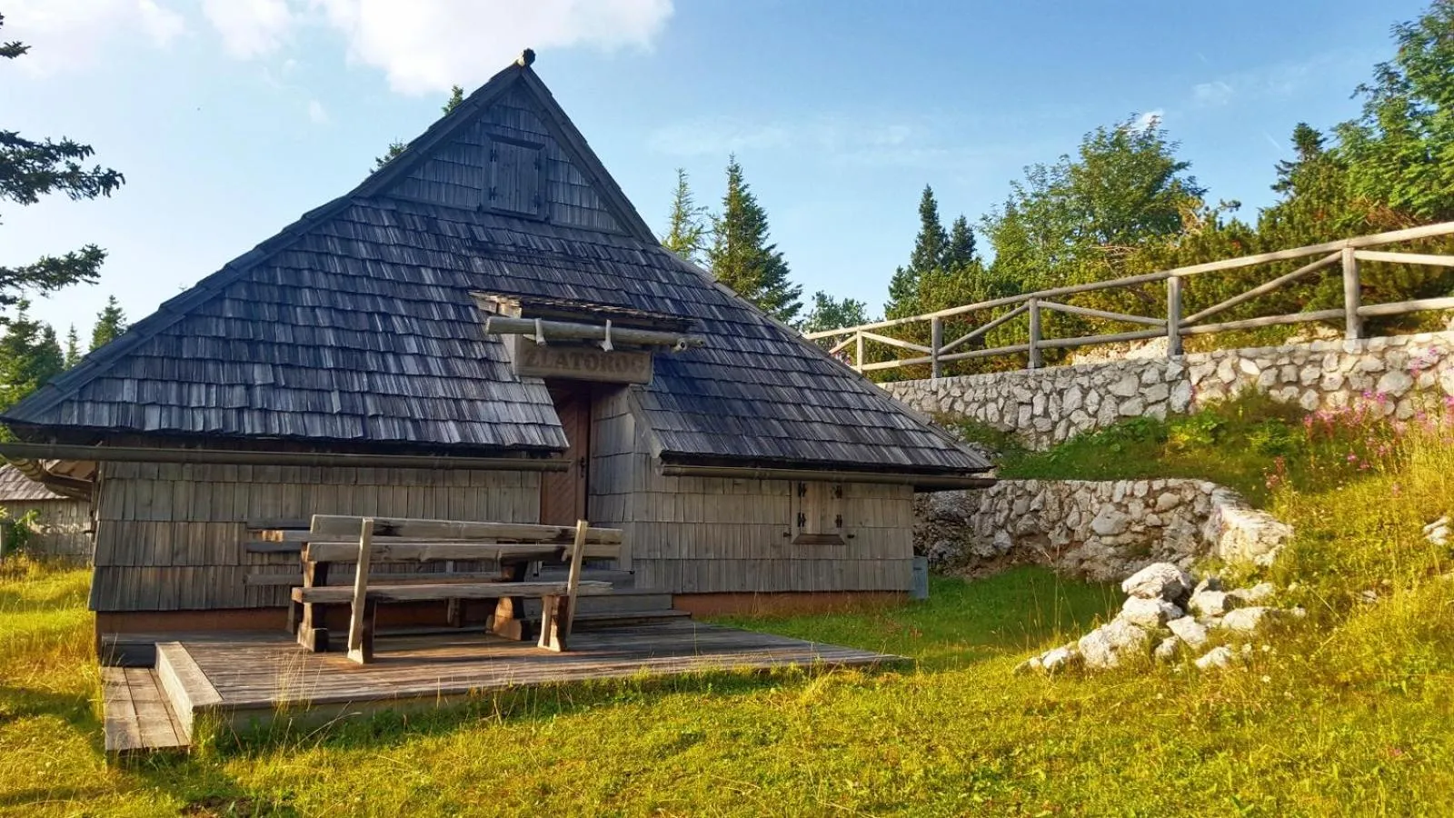 Property building in Koča Zlatorog - Velika planina