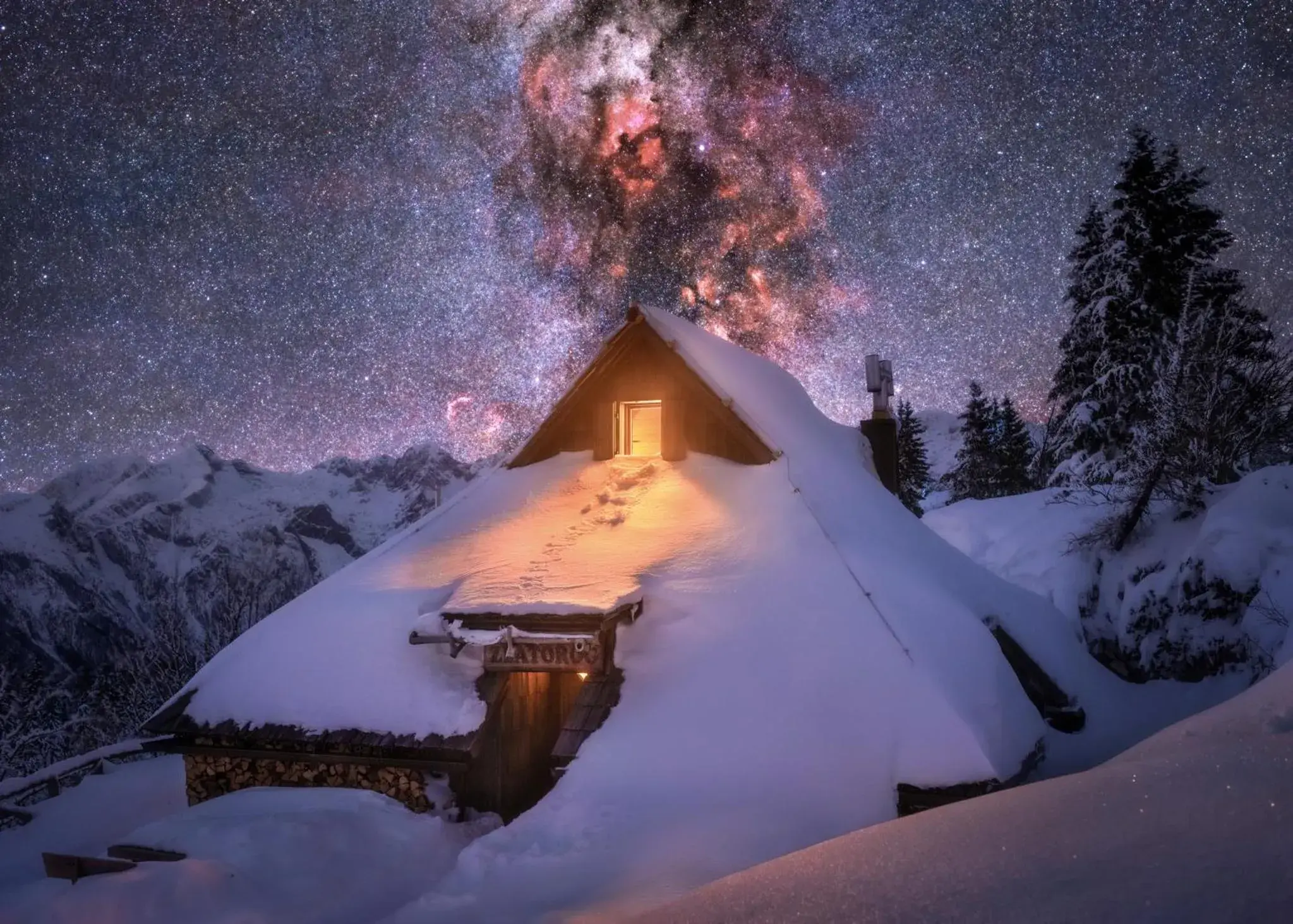Koča Zlatorog - Velika planina Koča Zlatorog - Velika planina