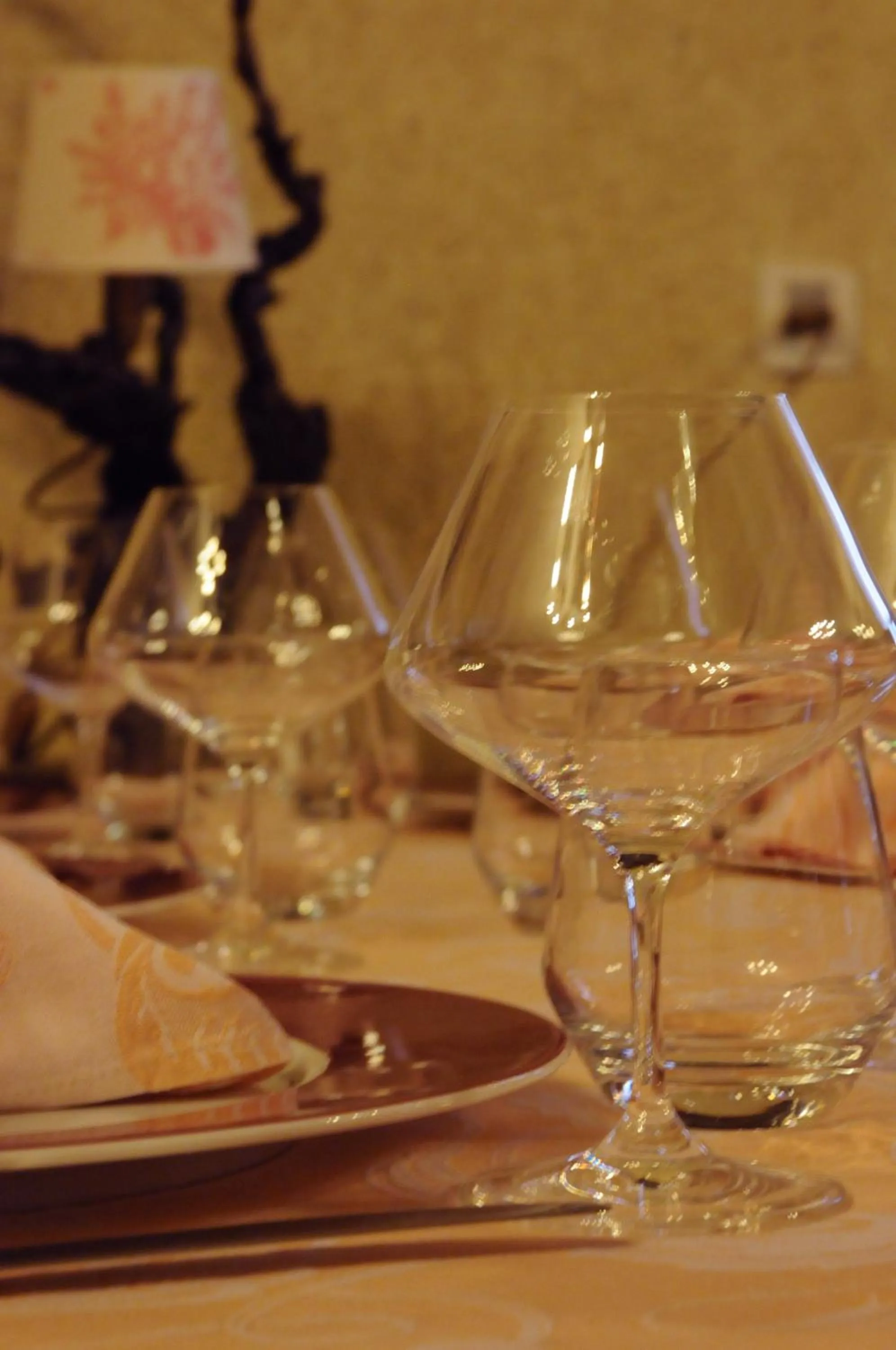 Restaurant/places to eat in Logis Des Trois Maures