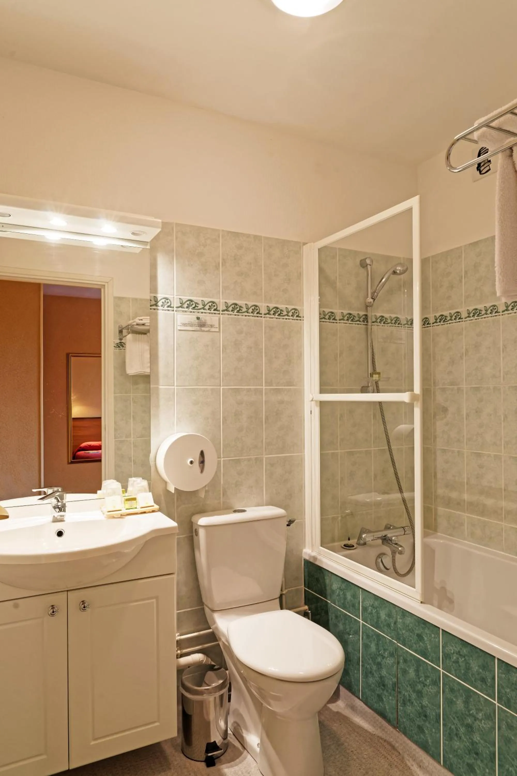 Bathroom in Logis Des Trois Maures