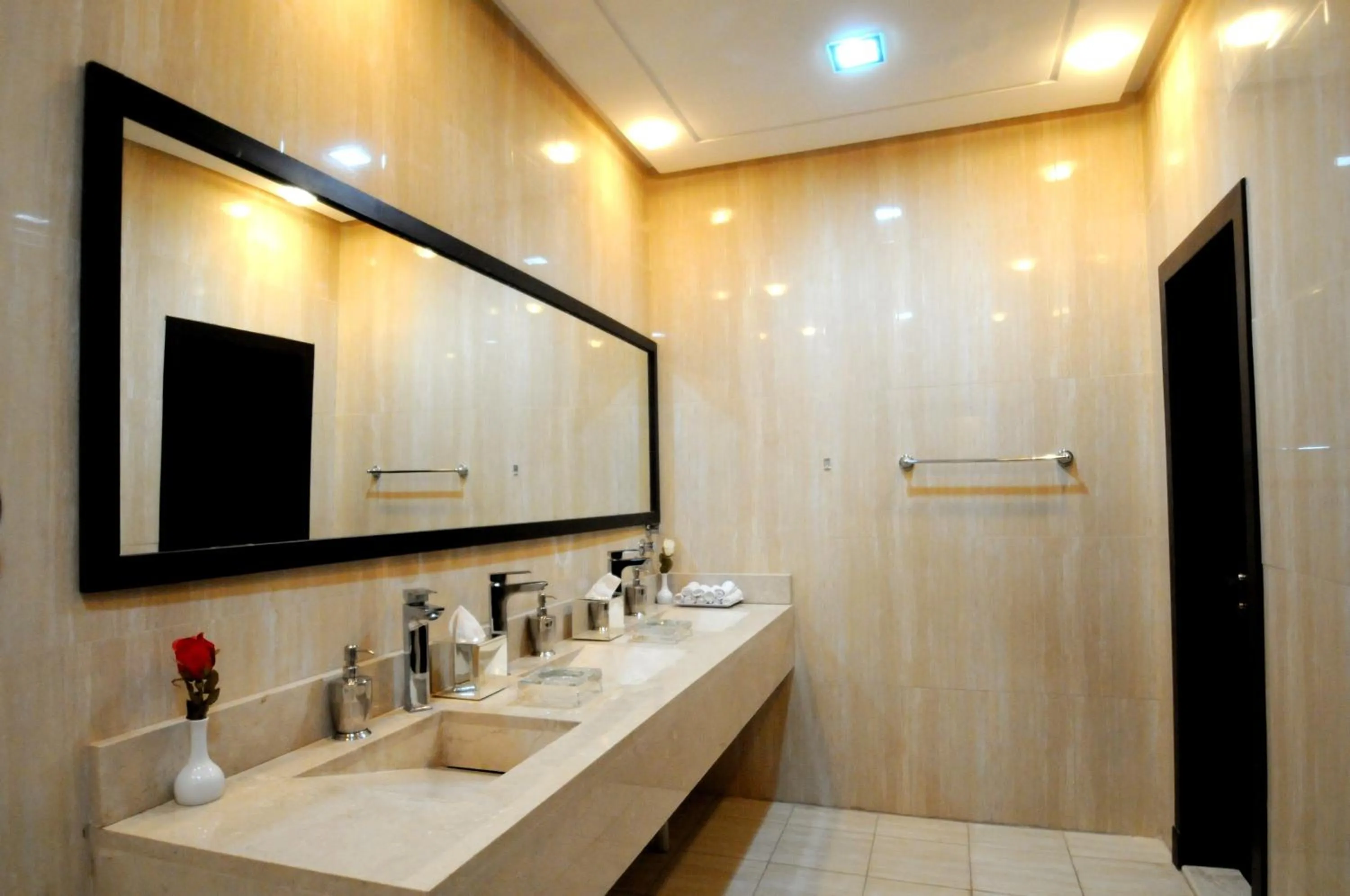 Bathroom in Rahty Home Hotel Apartments