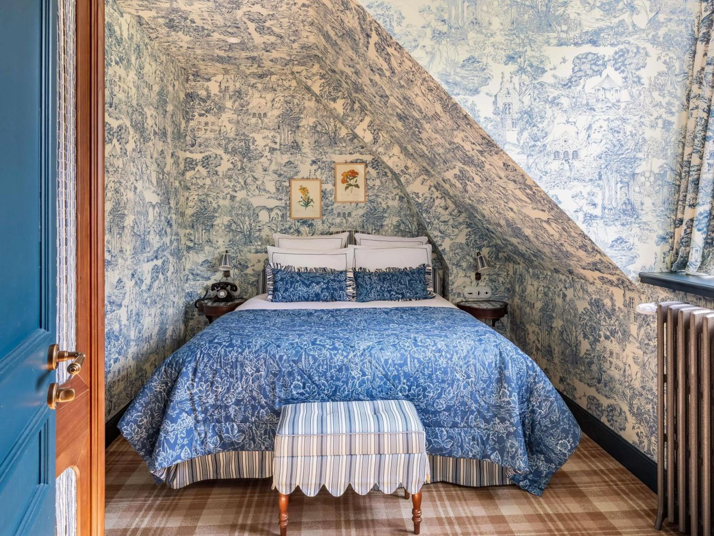 Bedroom, Bed in Abbaye Des Vaux De Cernay