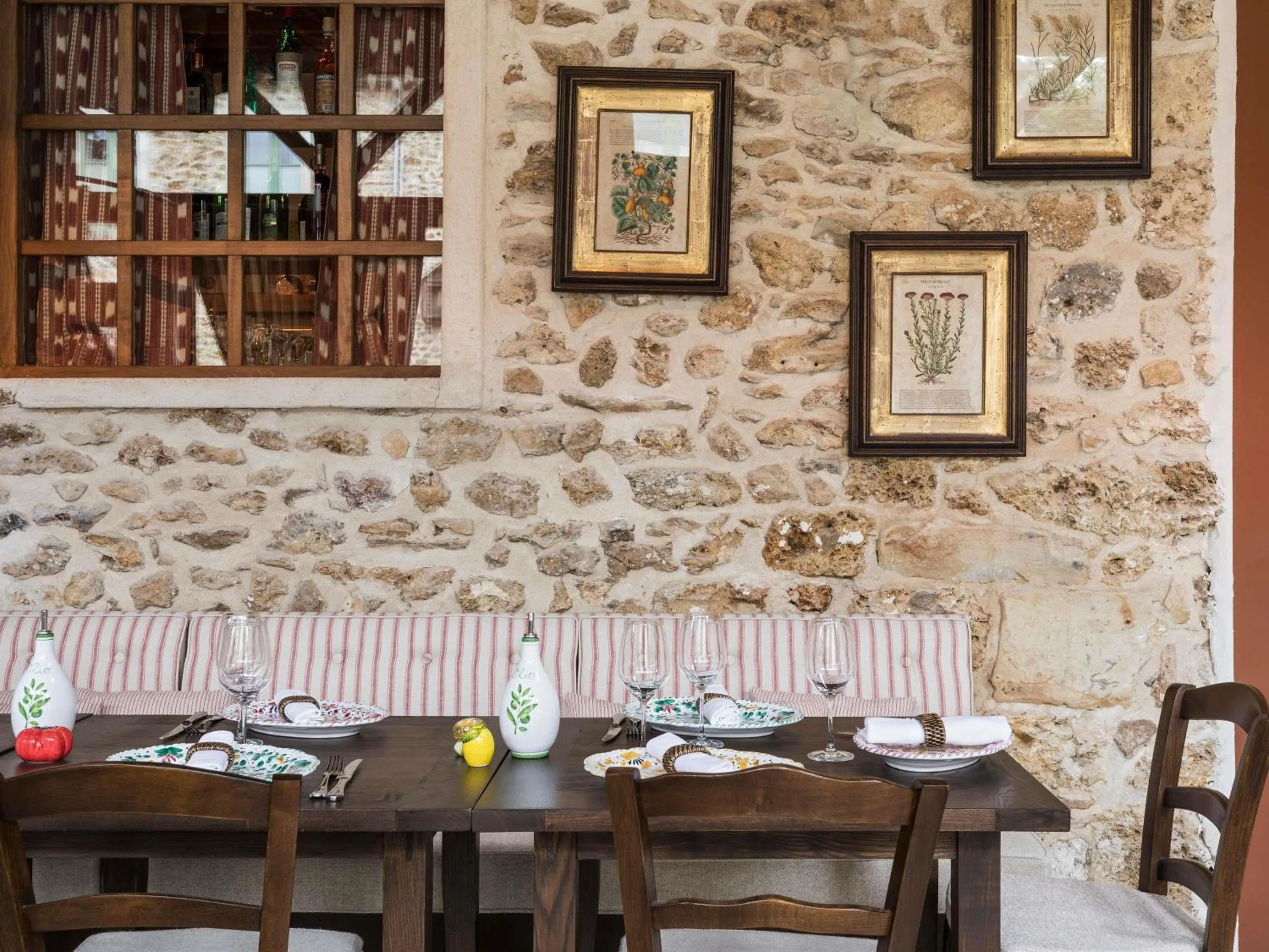 Restaurant/places to eat in Abbaye Des Vaux-De-Cernay