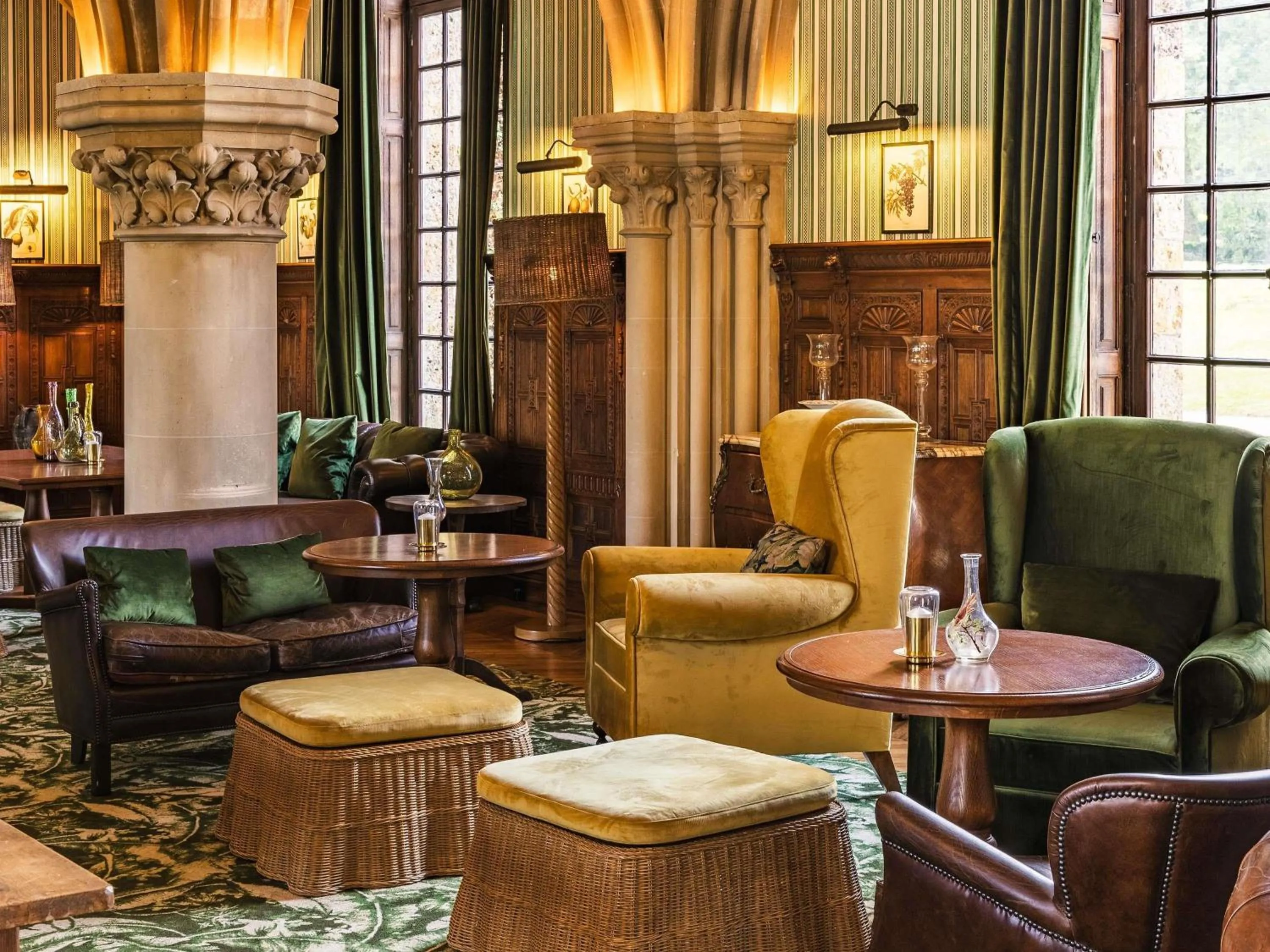 Lounge or bar in Abbaye Des Vaux De Cernay