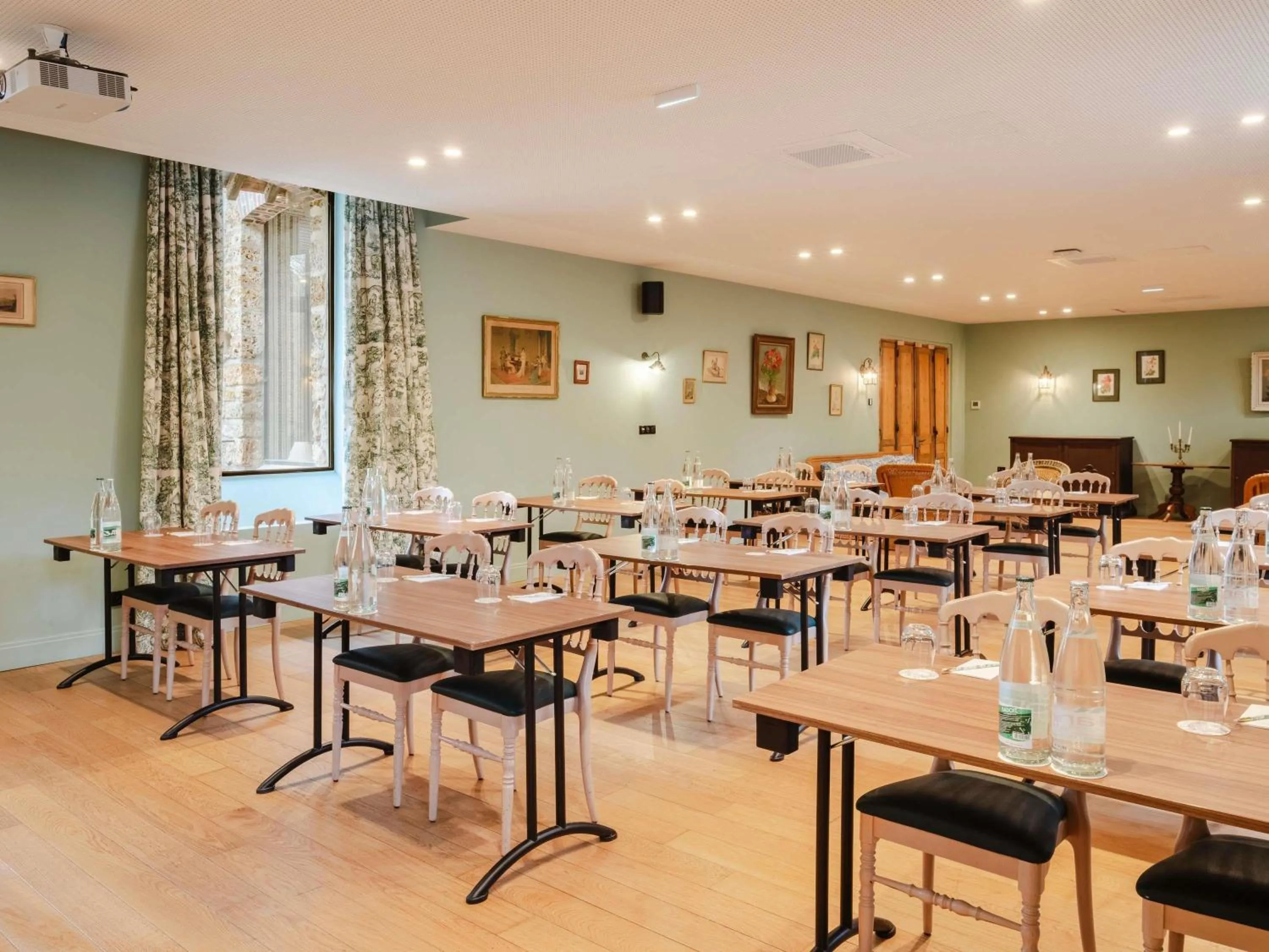 Meeting/conference room in Abbaye Des Vaux De Cernay