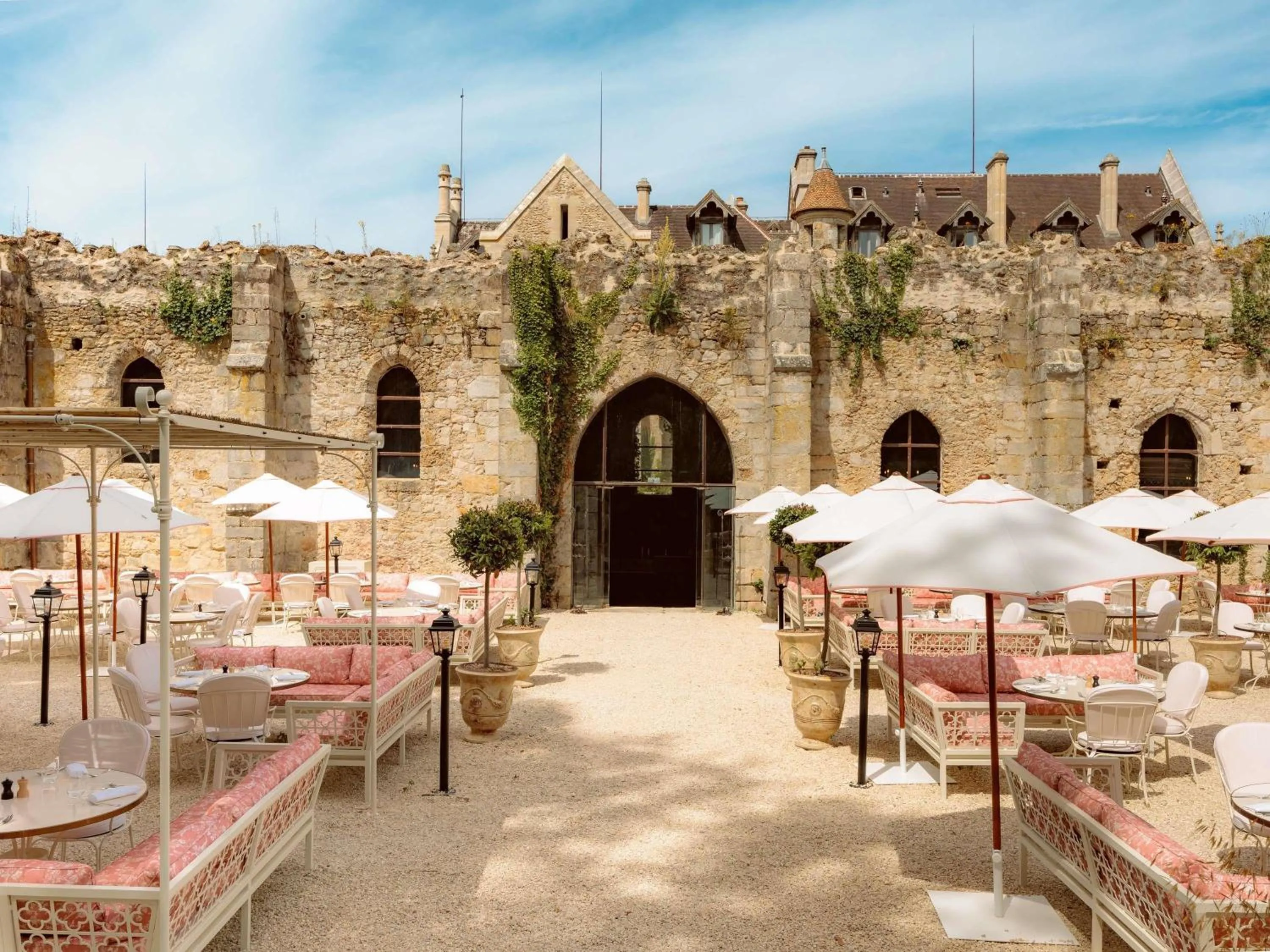 Restaurant/places to eat in Abbaye Des Vaux De Cernay