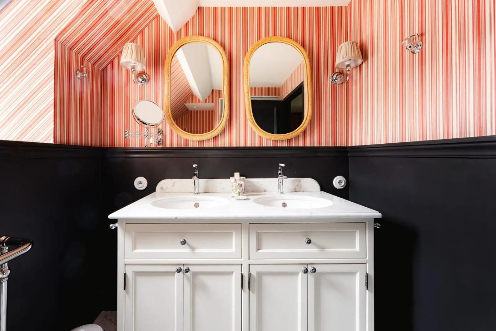 Bathroom in Abbaye Des Vaux De Cernay