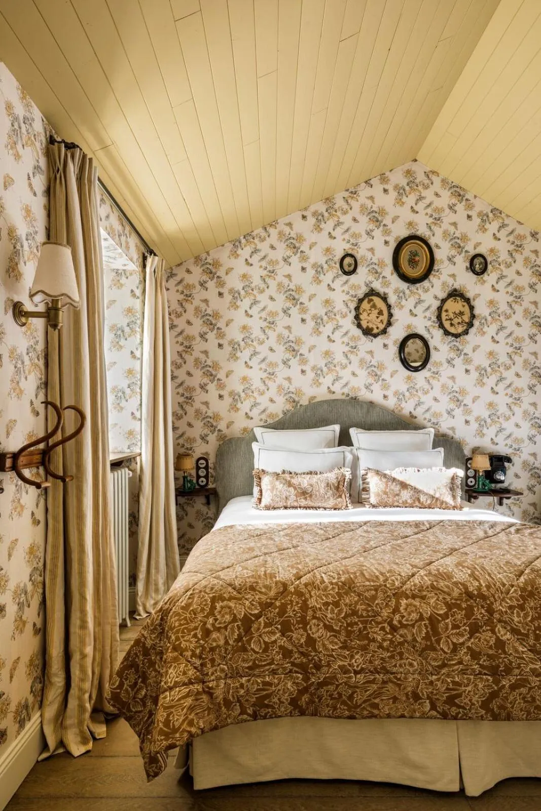 Bedroom, Bed in Abbaye Des Vaux De Cernay