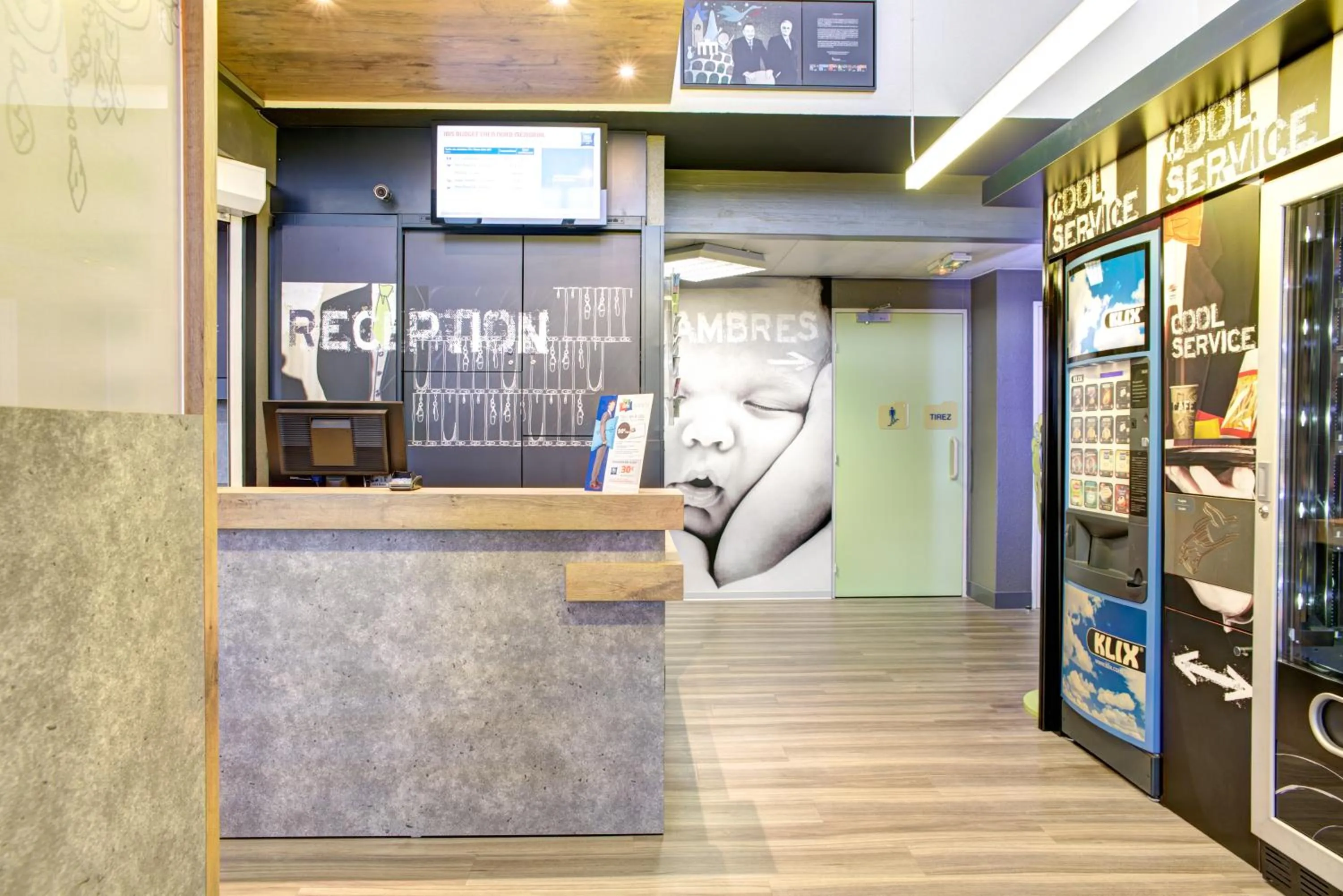 Lobby or reception in ibis Budget Caen Memorial