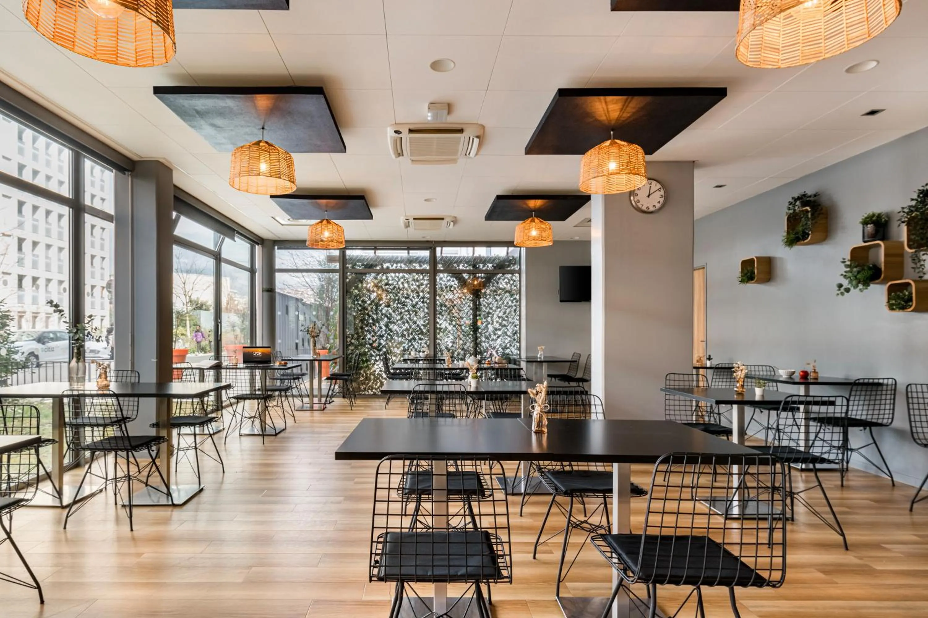 Breakfast in Appart hôtel Q7 Lodge Lyon 7